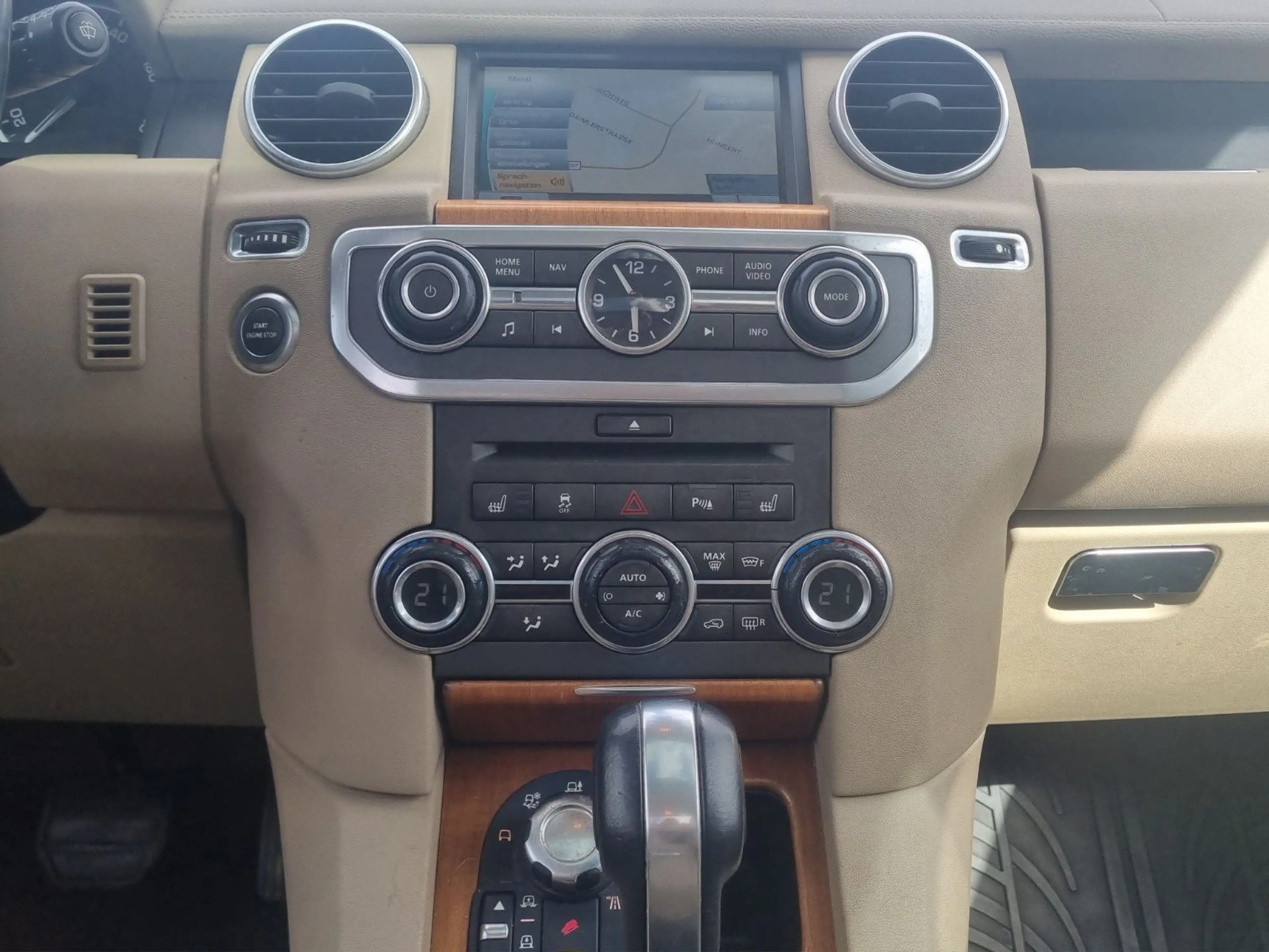 Land Rover Discovery 4 HSE SDV6 BOURNVILLE/BEIGE 7-SITZER — photo 12