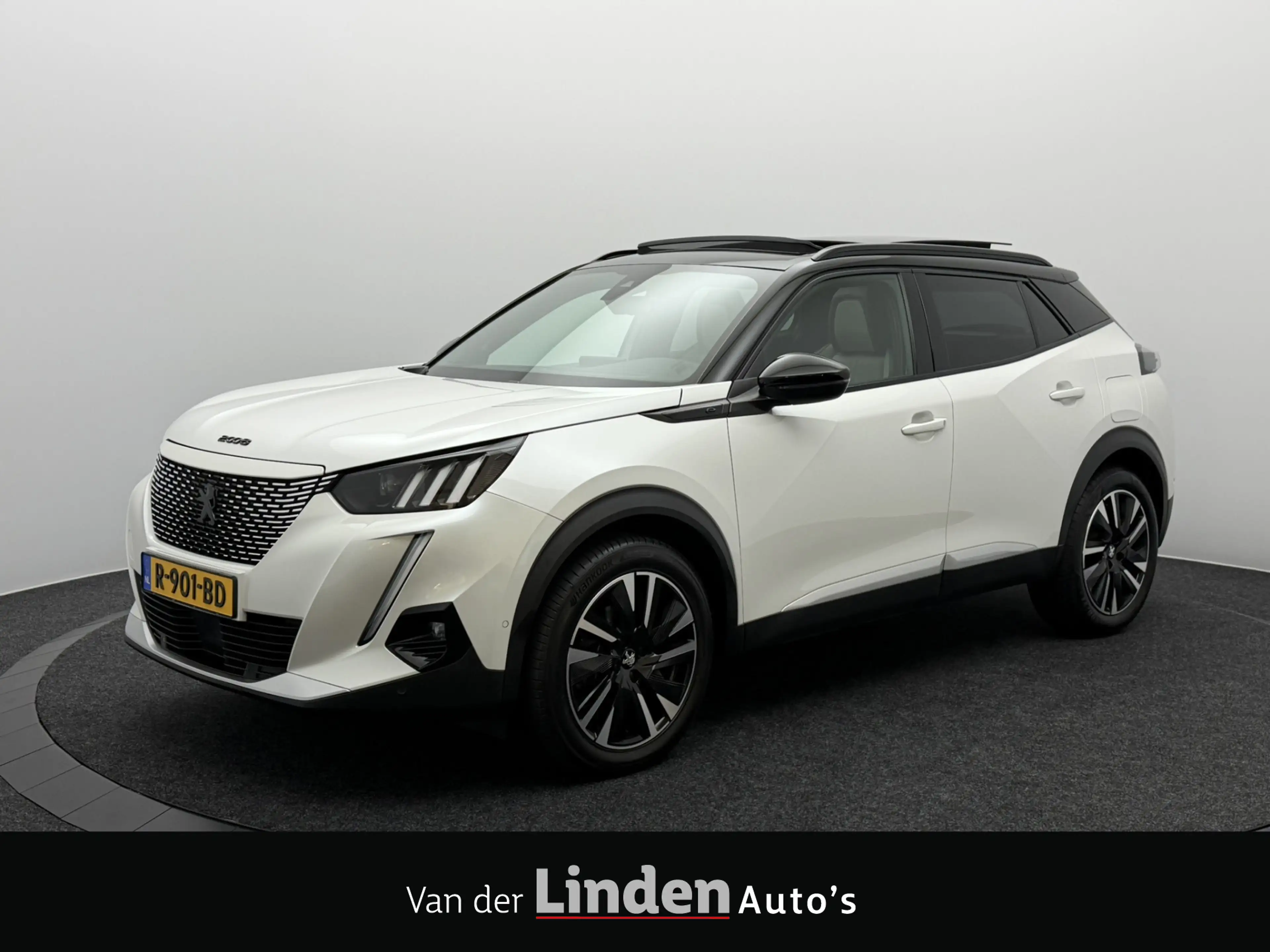 Peugeot e-2008 EV GT 50 kWh SOH 91,7% | Panoramadak | Adaptive Cr