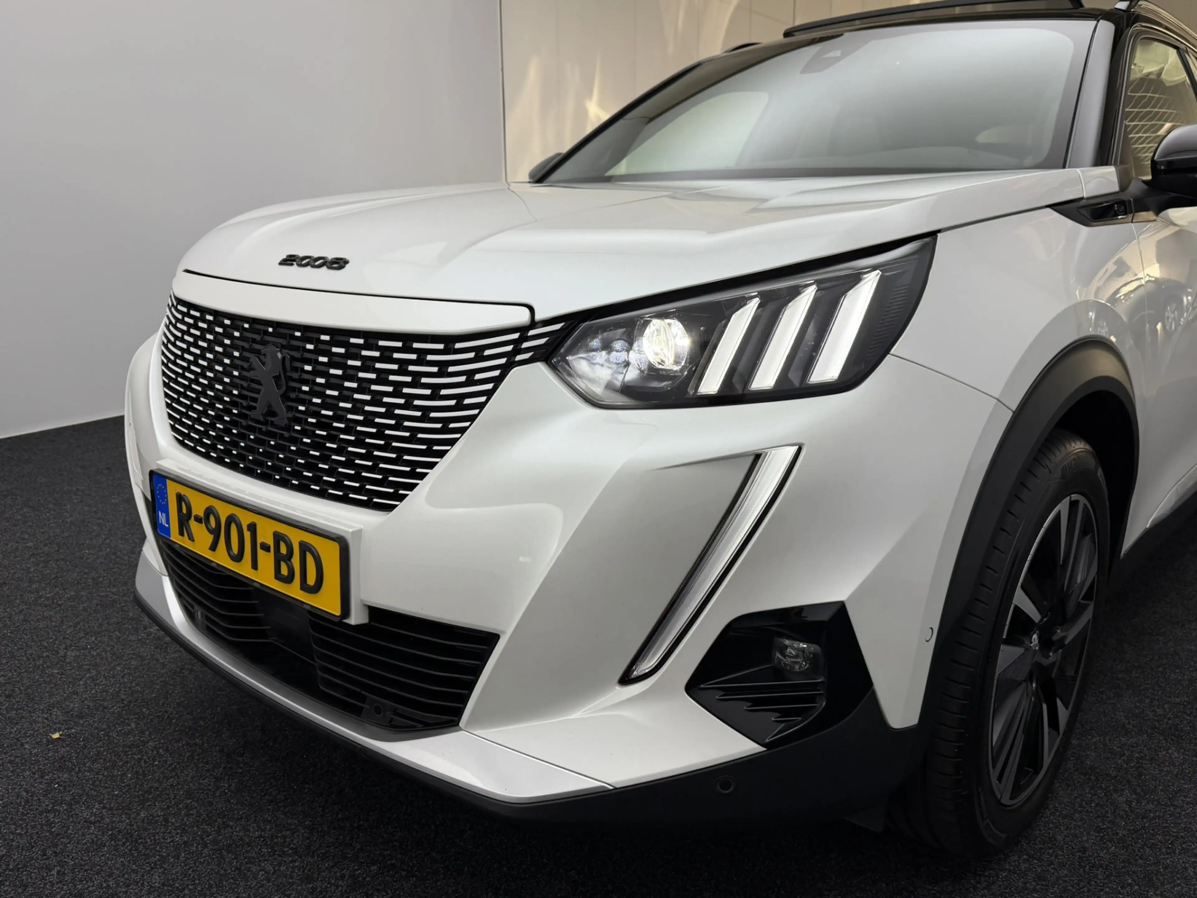 Peugeot e-2008 EV GT 50 kWh SOH 91,7% | Panoramadak | Adaptive Cr — photo 5
