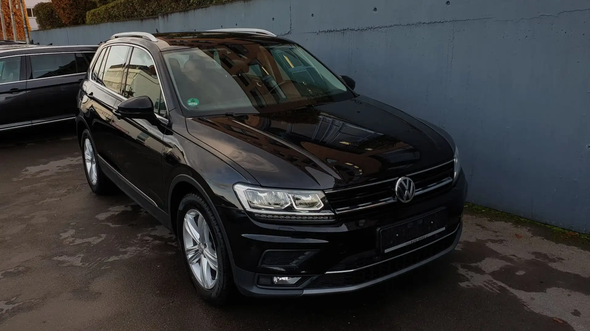 Volkswagen Tiguan 2.0 TDI DSG Highline Navi+/LED/ACC/Alu Schwarz - 2