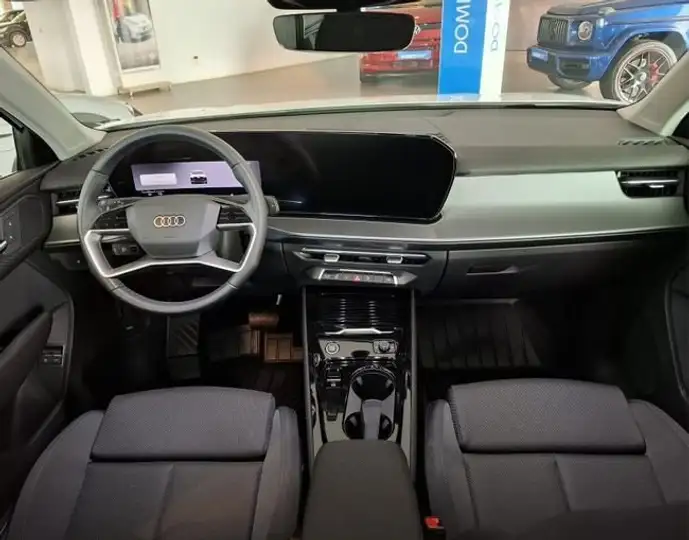 Audi Q3 2025, foto 3