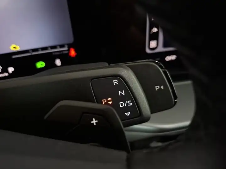 Audi Q3 2025, foto 8