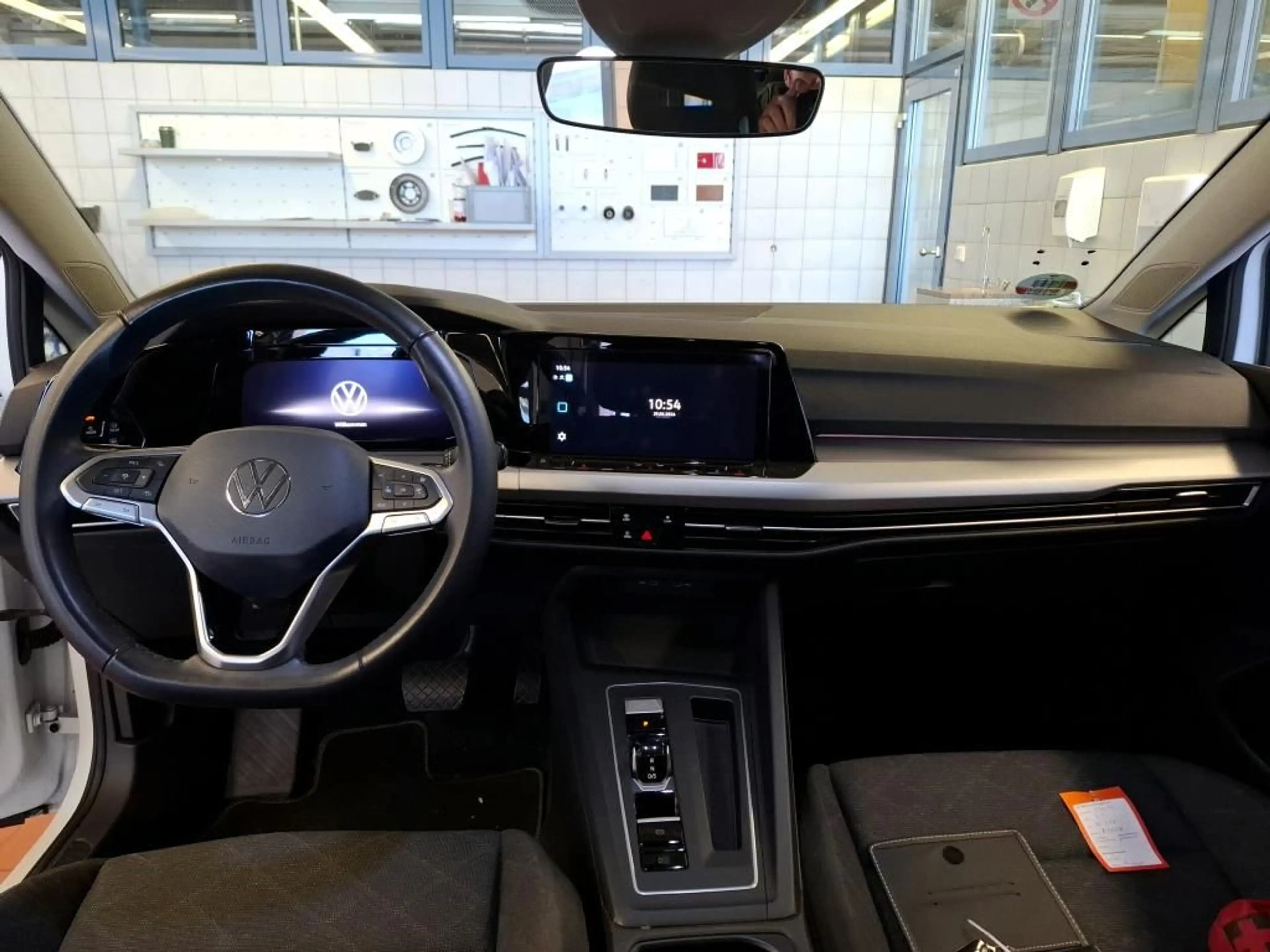 Volkswagen Golf Variant Golf VIII Variant 1.5 eTSI DSG Life | NAVI | — photo 4