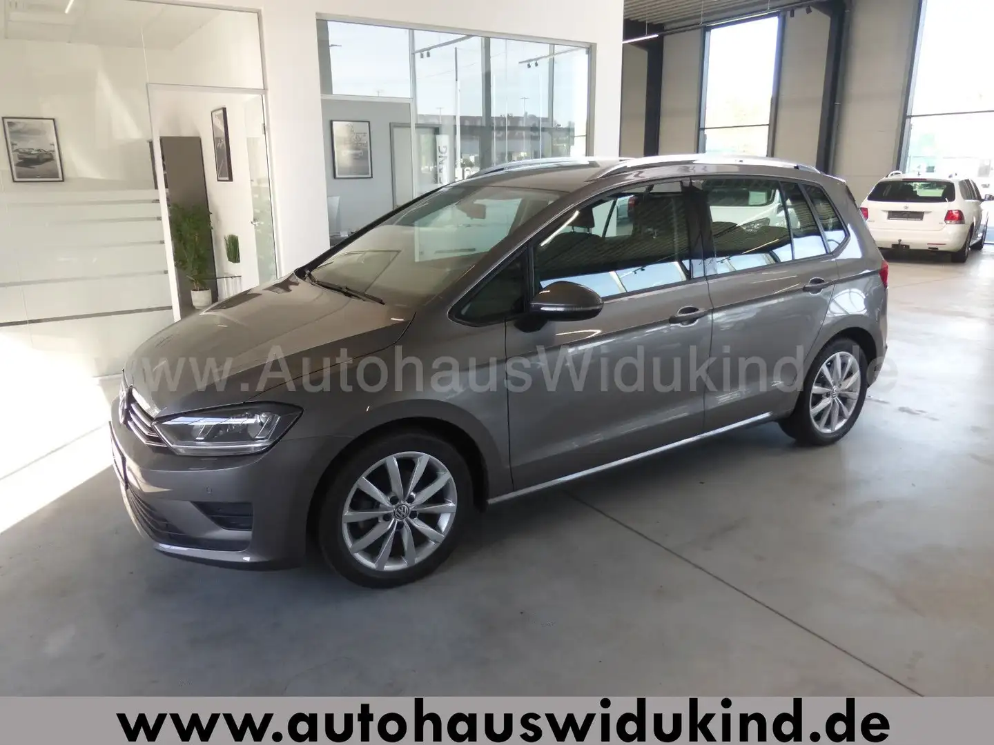 Volkswagen Golf Sportsvan VII 1.4 DSG Navi Xenon AHK ALU Grau - 2