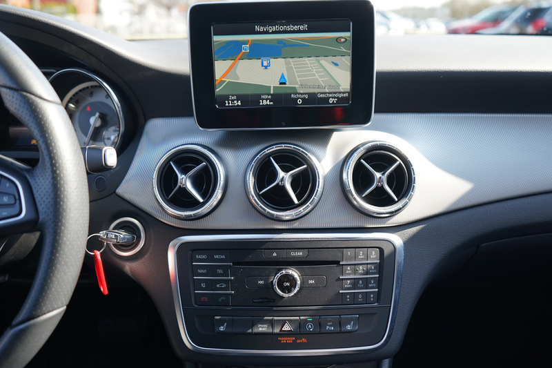 Mercedes-Benz CLA 180 SB Urban Bi-Xenon Navi Kamera — photo 17