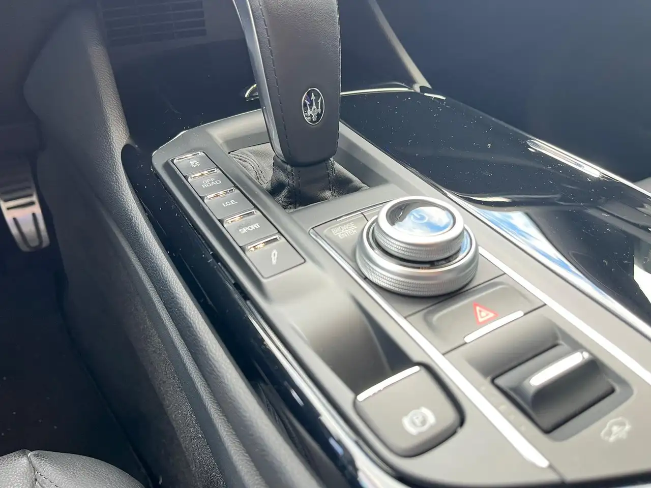 Maserati Levante 2021 — фото 15