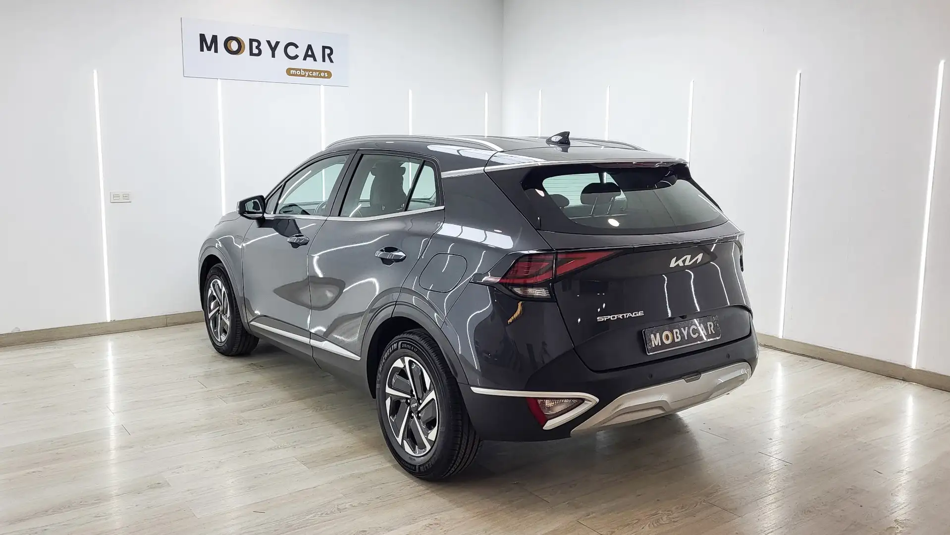 Kia Sportage 1.6 T-GDi Drive 150 Gris - 2
