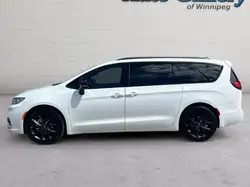 Chrysler Pacifica 2025