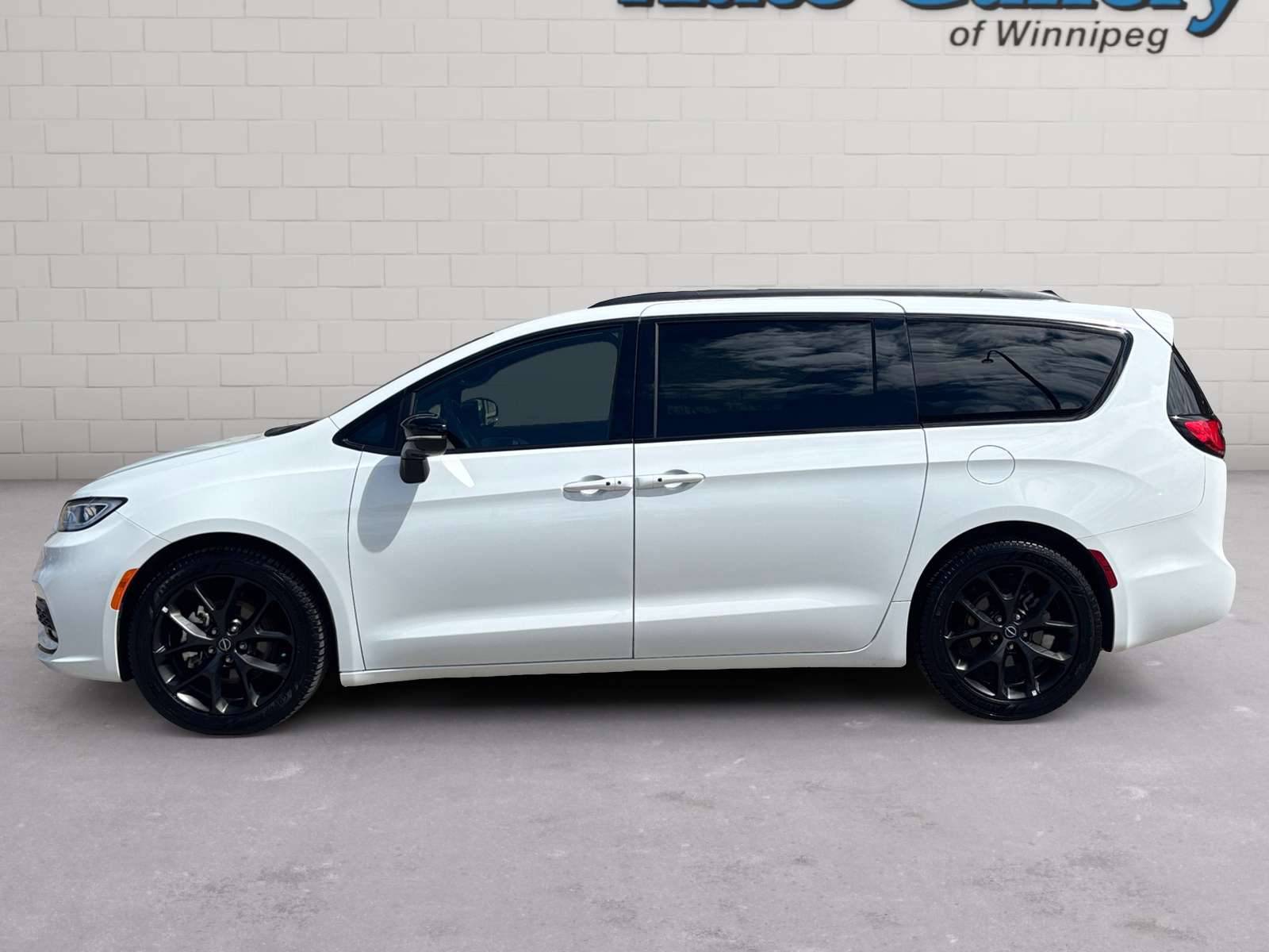 used 2025 Chrysler Pacifica car, priced at $38,809