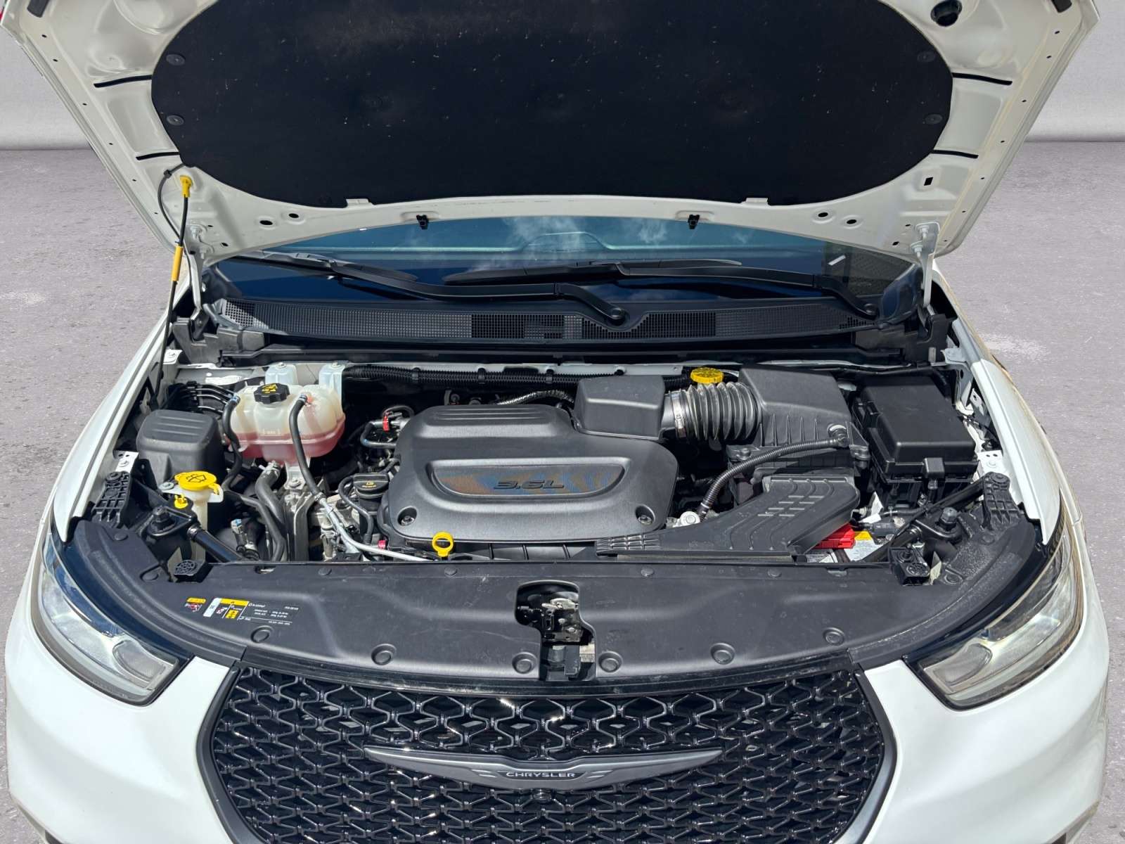 used 2025 Chrysler Pacifica car, priced at $38,809