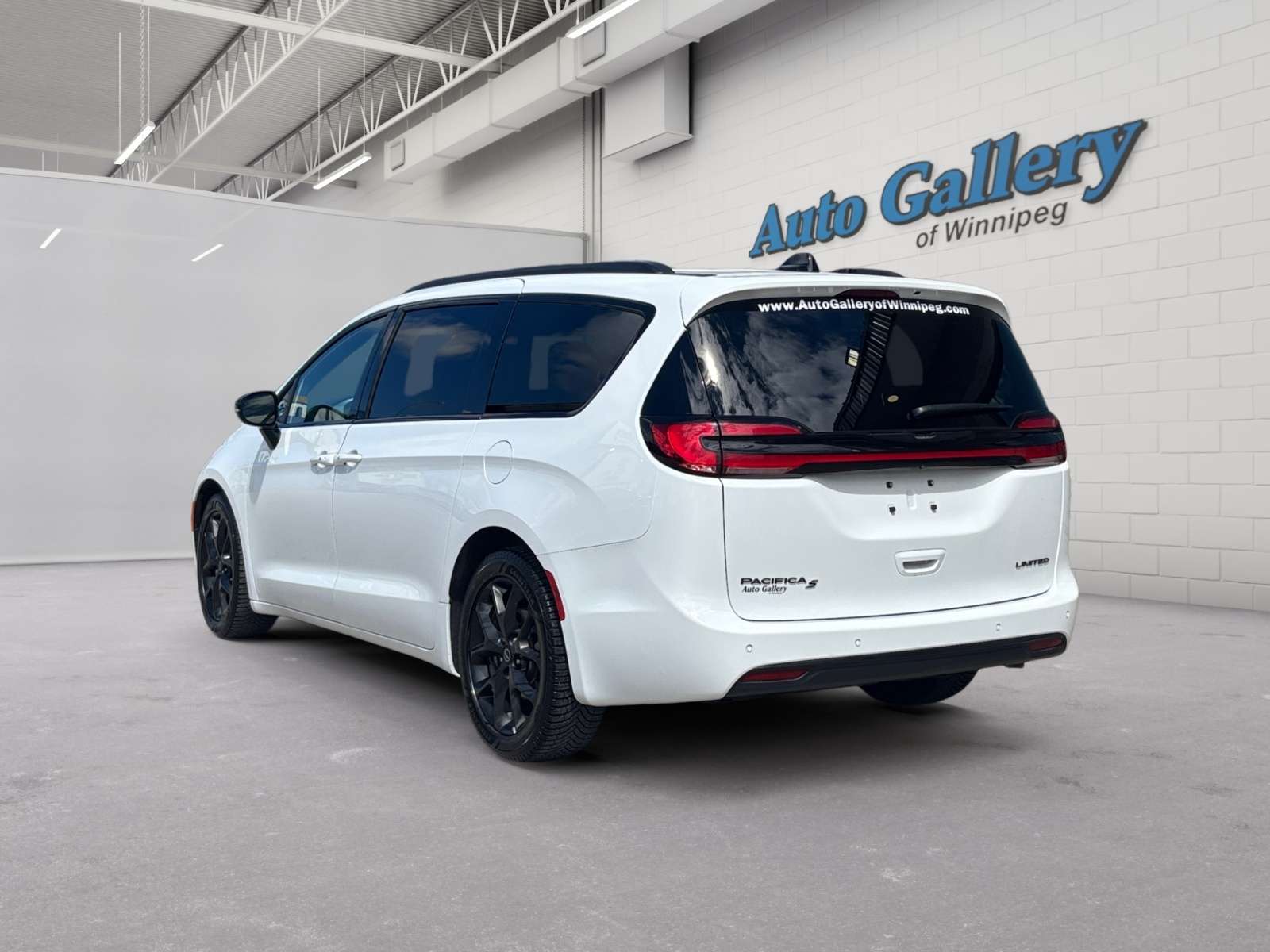 used 2025 Chrysler Pacifica car, priced at $38,809