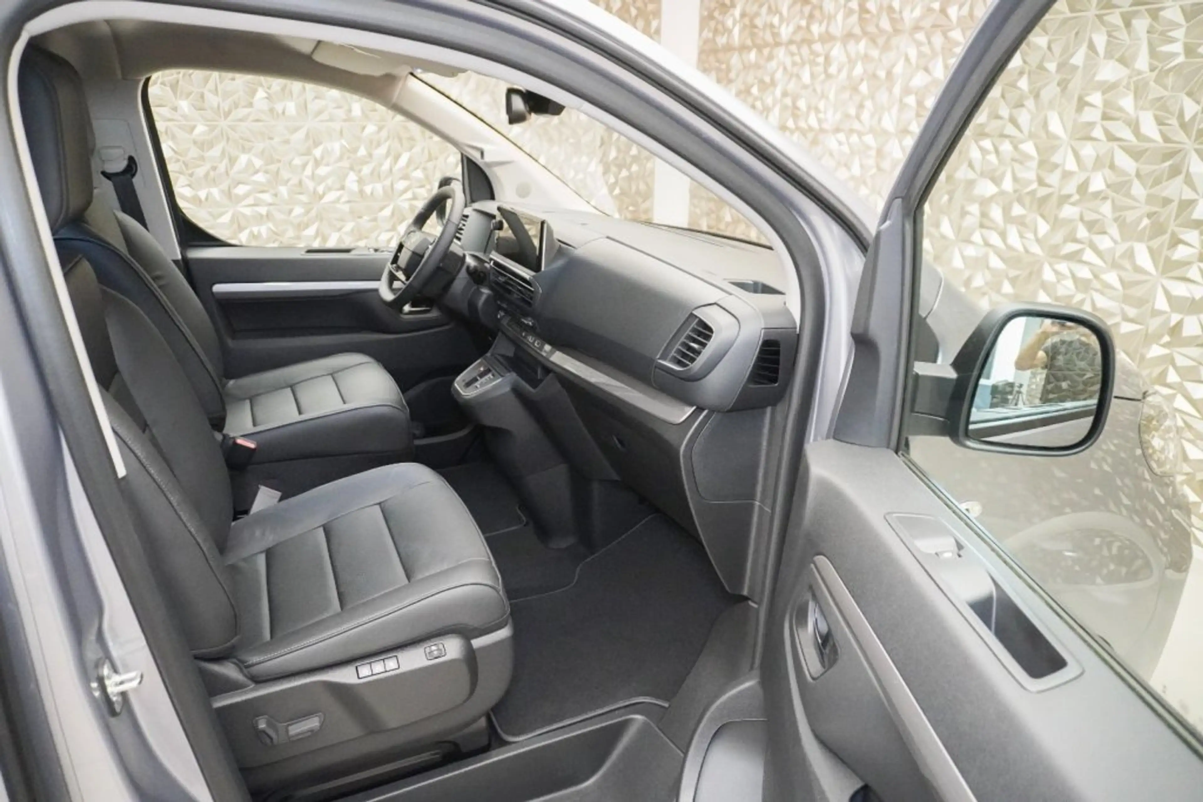 Citroen Spacetourer LÄNGE XL BlueHDi 180 S&S EAT8 Business Lounge — photo 13