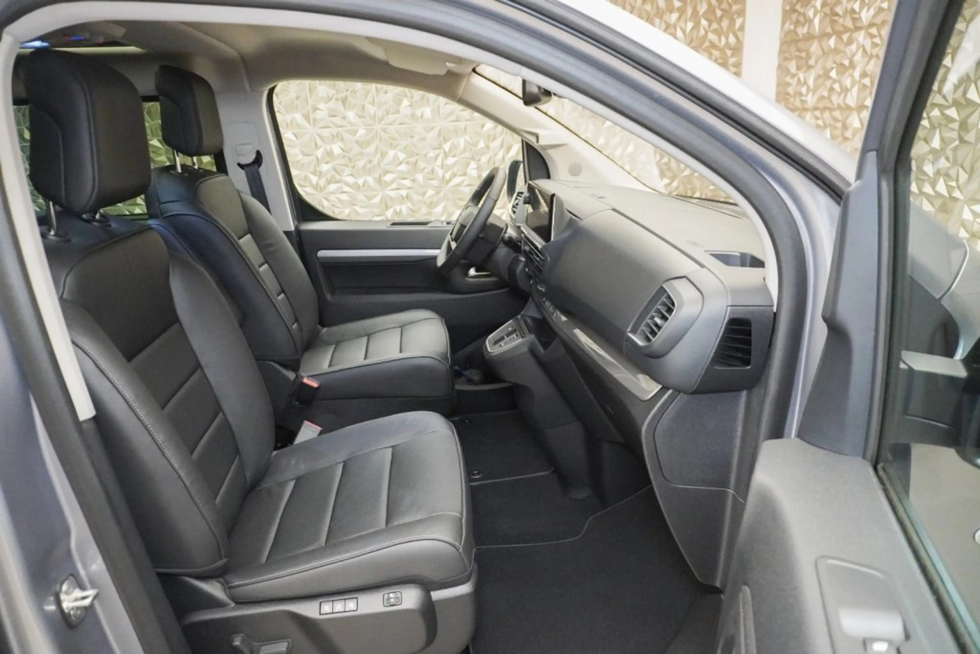 Citroen Spacetourer LÄNGE XL BlueHDi 180 S&S EAT8 Business Lounge — photo 11