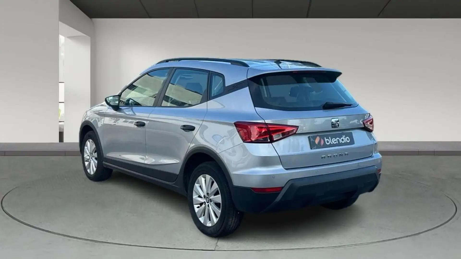 SEAT Arona 1.0 TSI Ecomotive S&S Style 95 Gris - 2