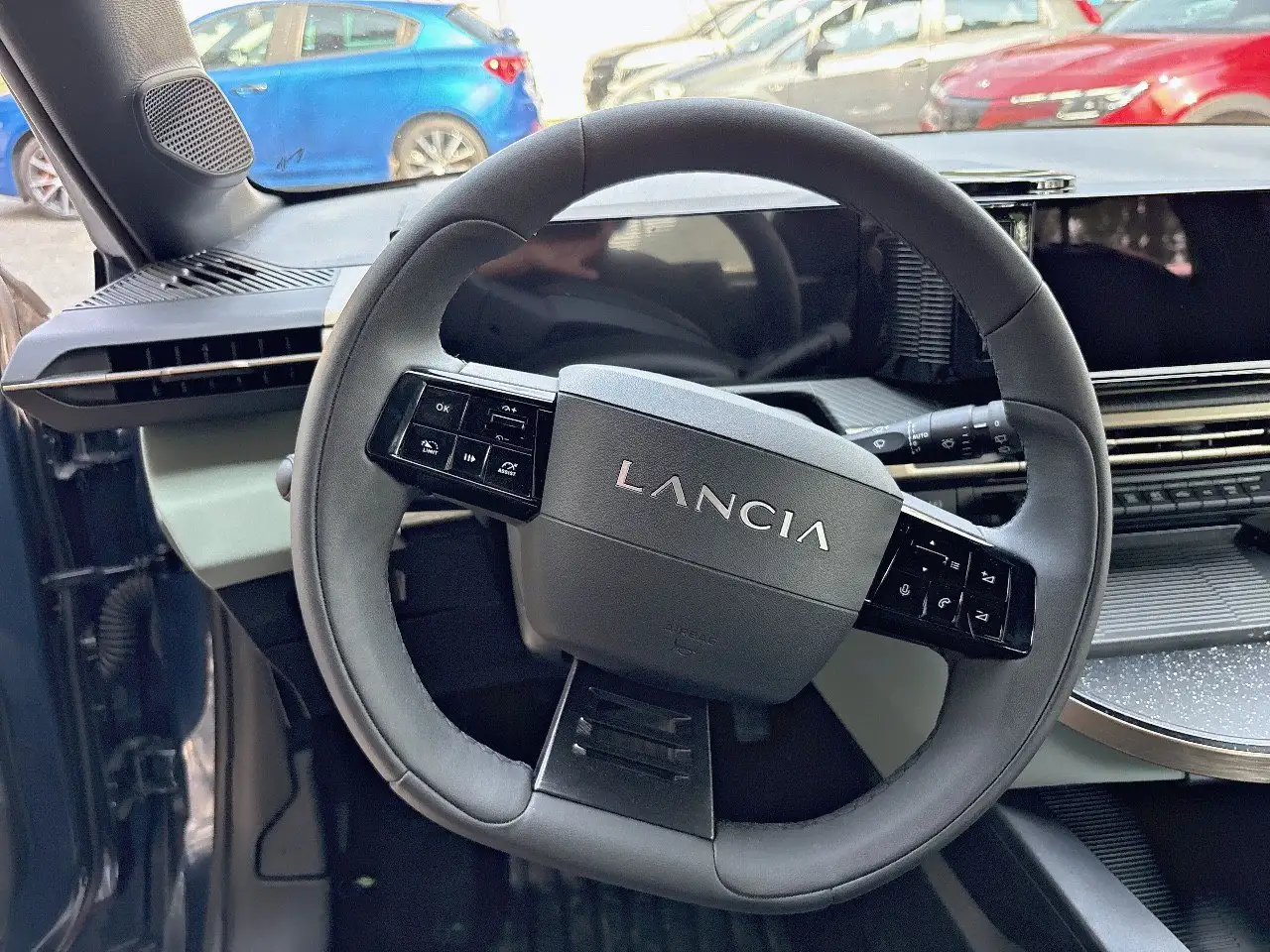 Lancia Ypsilon 2024 — фото 12