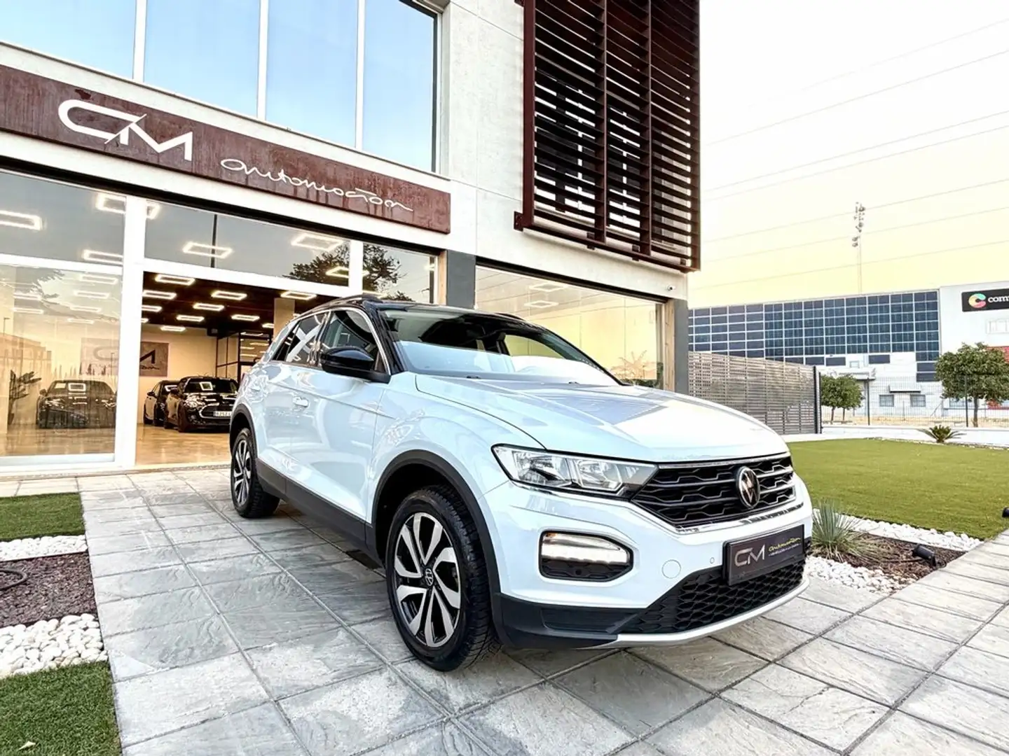 Volkswagen T-Roc Edition 1.0 TSI 81kW (110CV) Blanco - 1