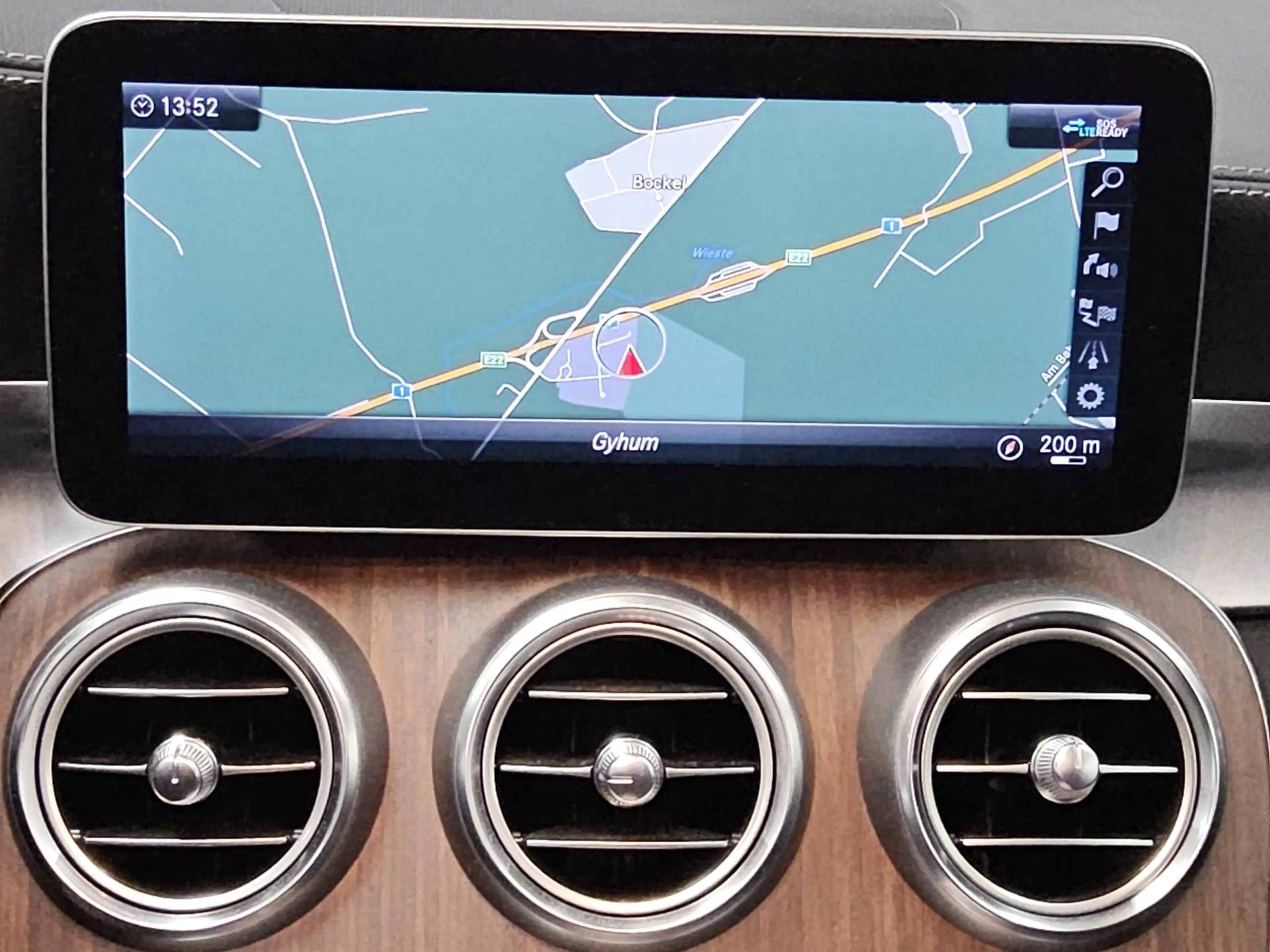Mercedes-Benz C 300 LEDER NAVI SPORTSITZE KLIMAAUT RADIO MFL PANO SHZ VC PDC STHZG Airm. Multibeam GSD — photo 7