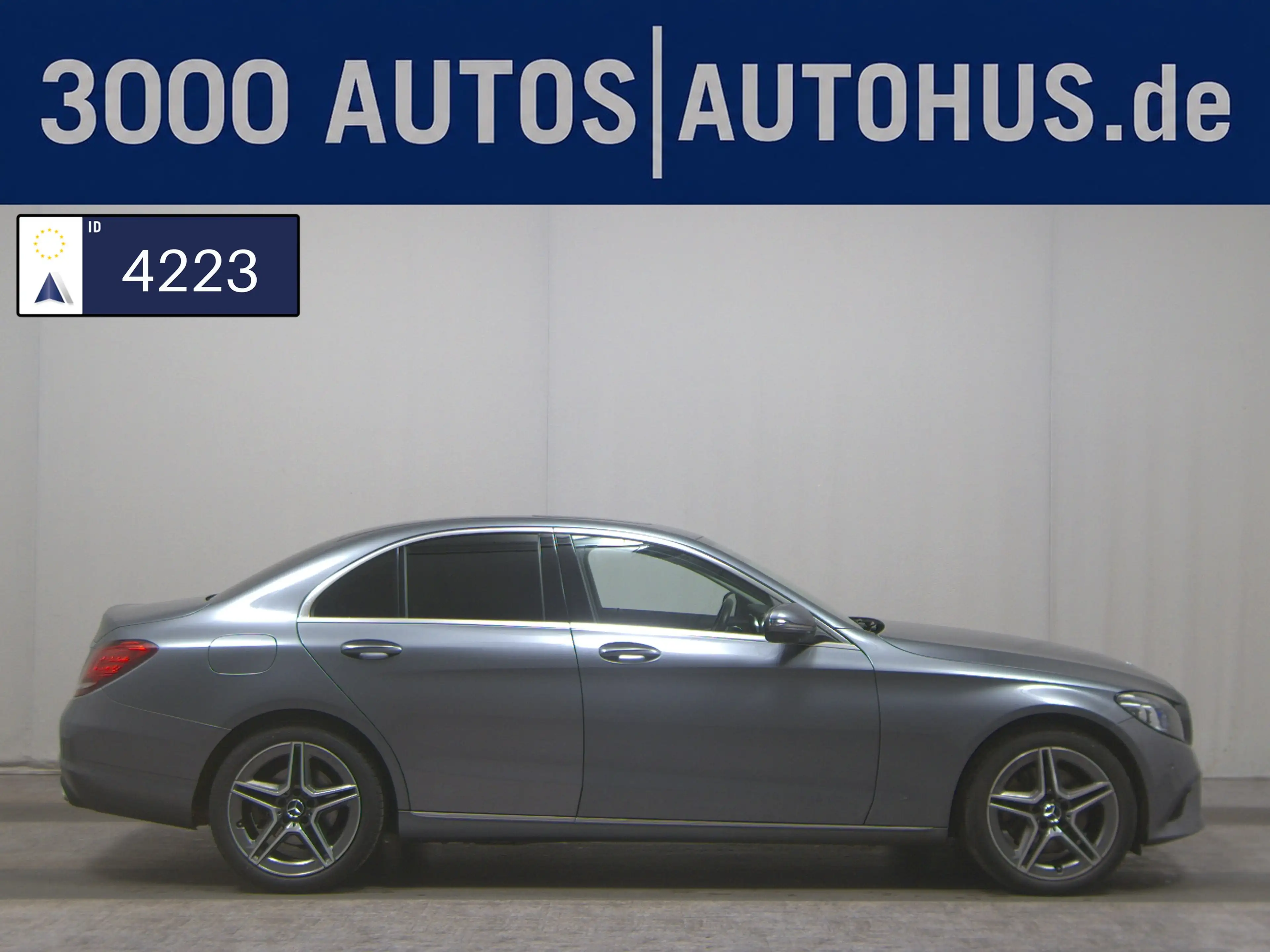 Mercedes-Benz C 300 LEDER NAVI SPORTSITZE KLIMAAUT RADIO MFL PANO SHZ VC PDC STHZG Airm. Multibeam GSD