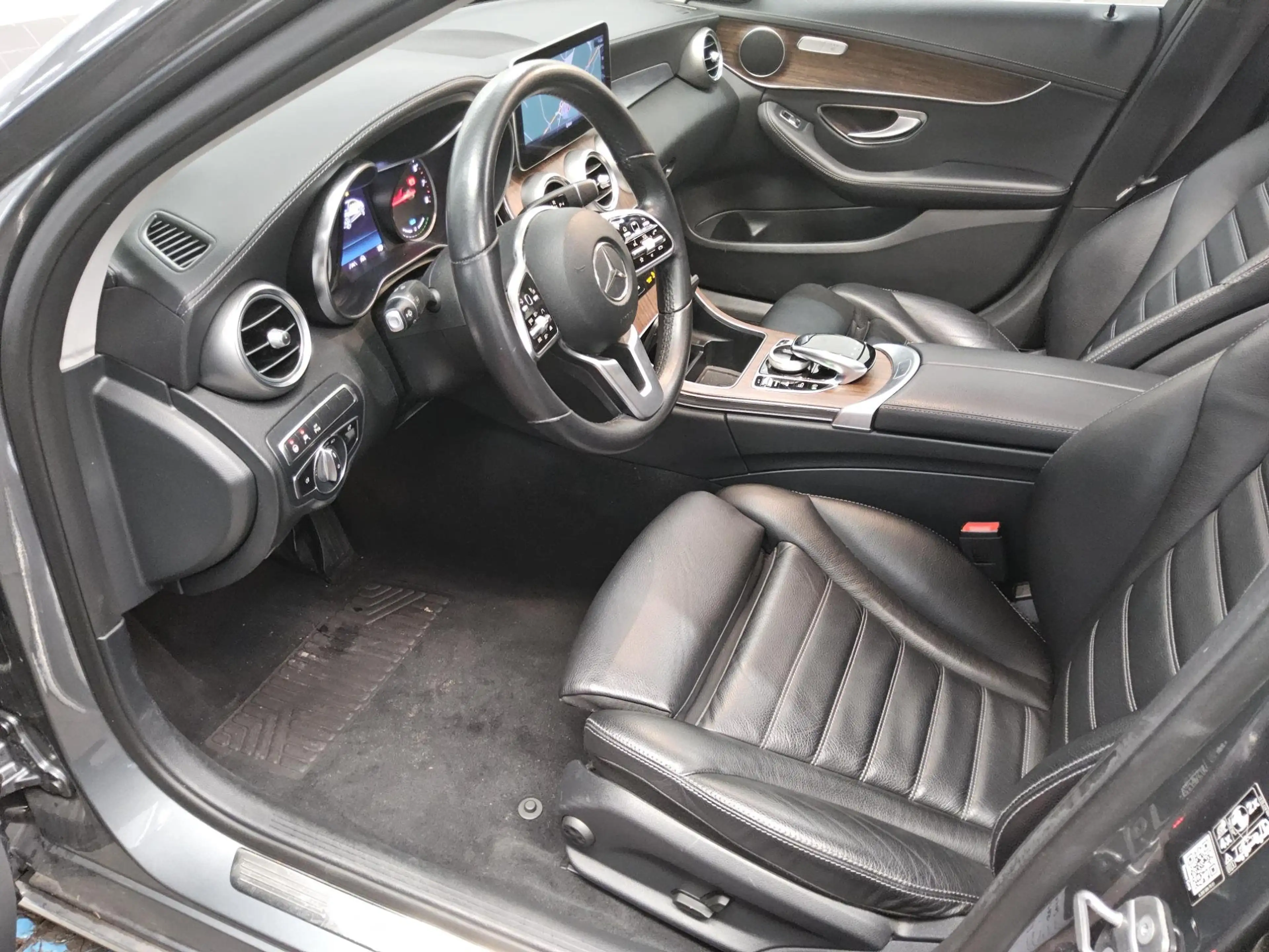 Mercedes-Benz C 300 LEDER NAVI SPORTSITZE KLIMAAUT RADIO MFL PANO SHZ VC PDC STHZG Airm. Multibeam GSD — photo 8
