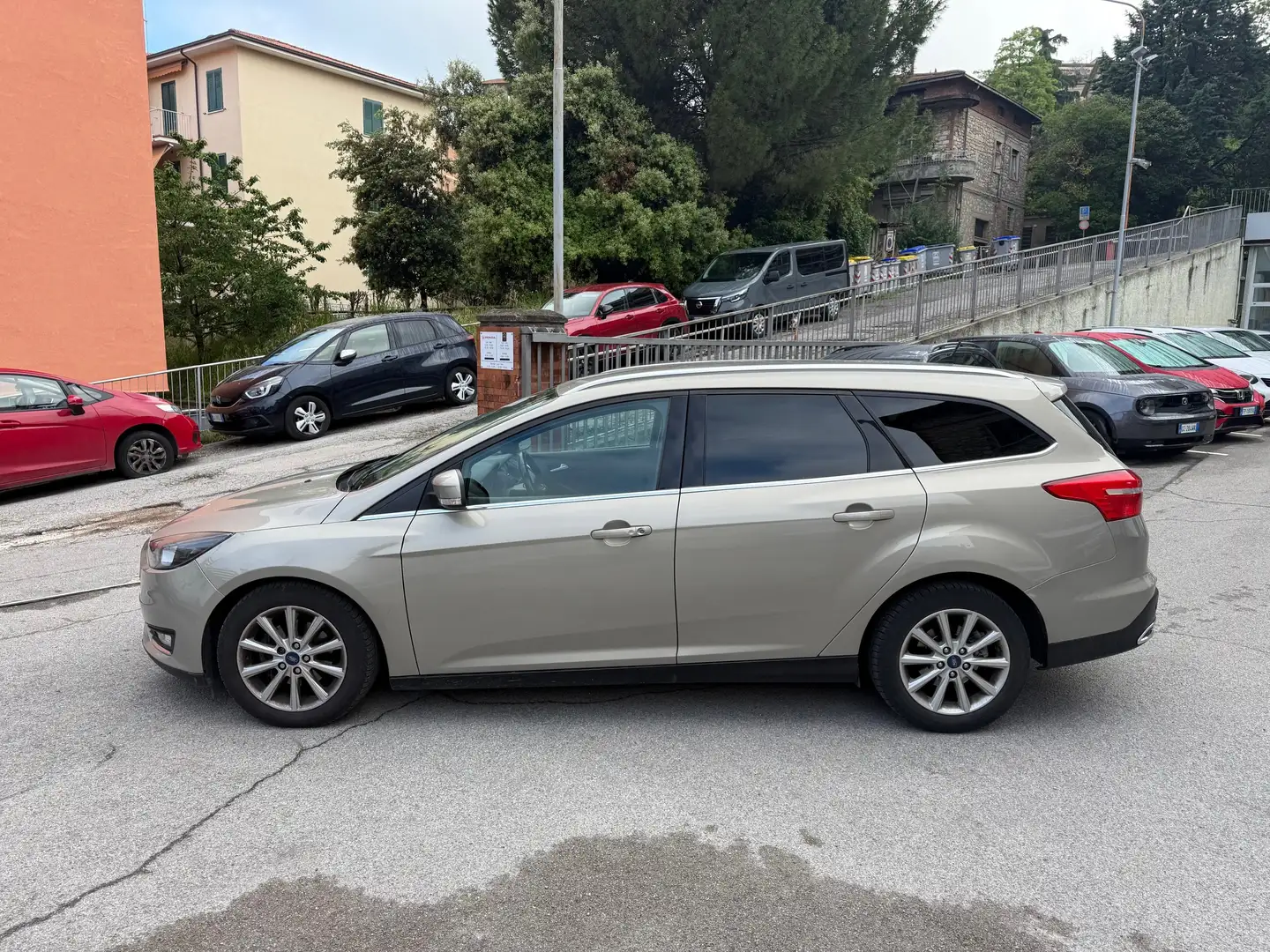 Ford Focus Focus SW 1.5 tdci Titanium s AUTOCARRO Bronzo - 2