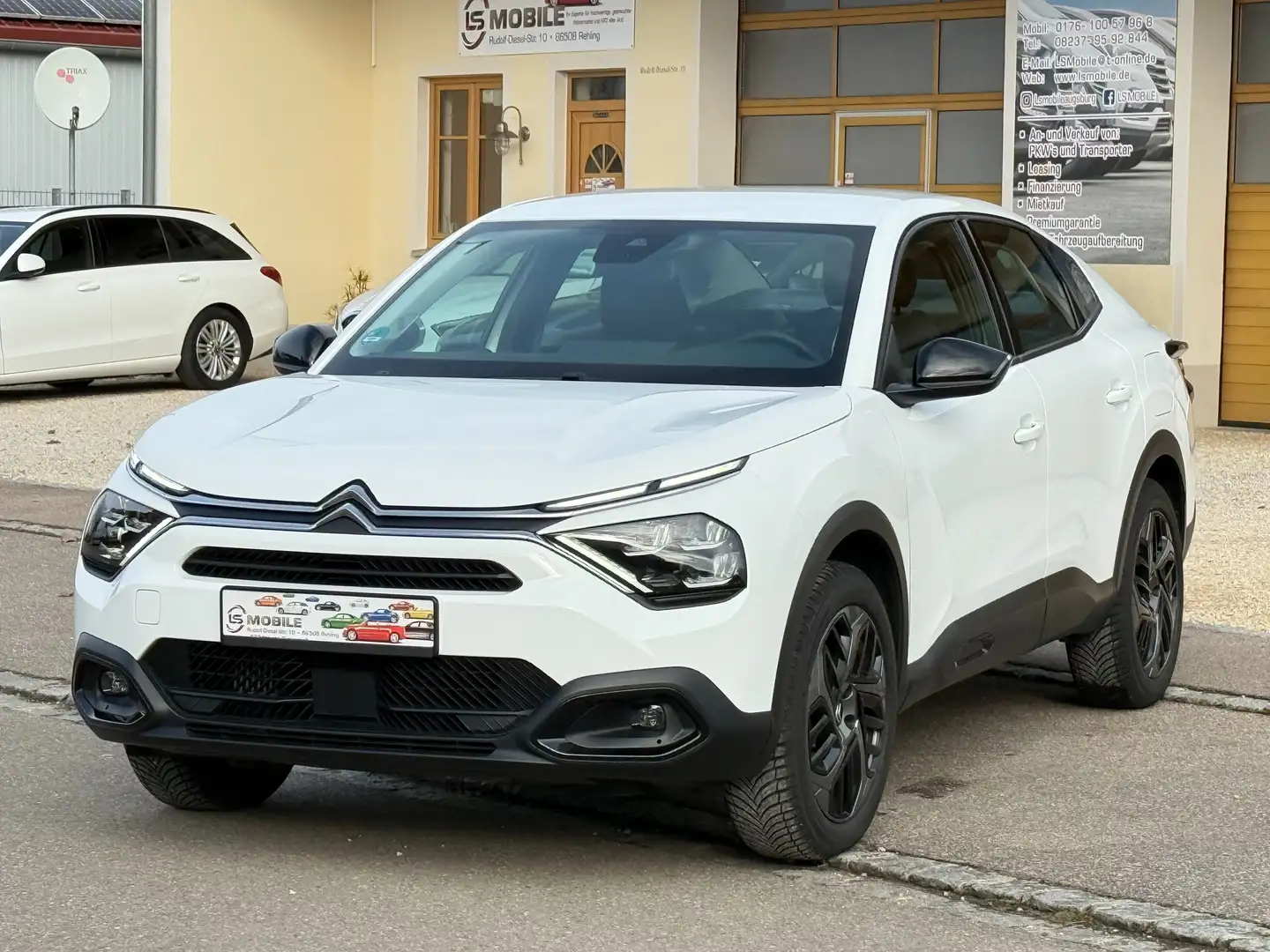 Citroen C4 X C4 X EAT 8 Plus 1.2 Pure Tech LED* RFK* Navi* 18` Bílá - 1