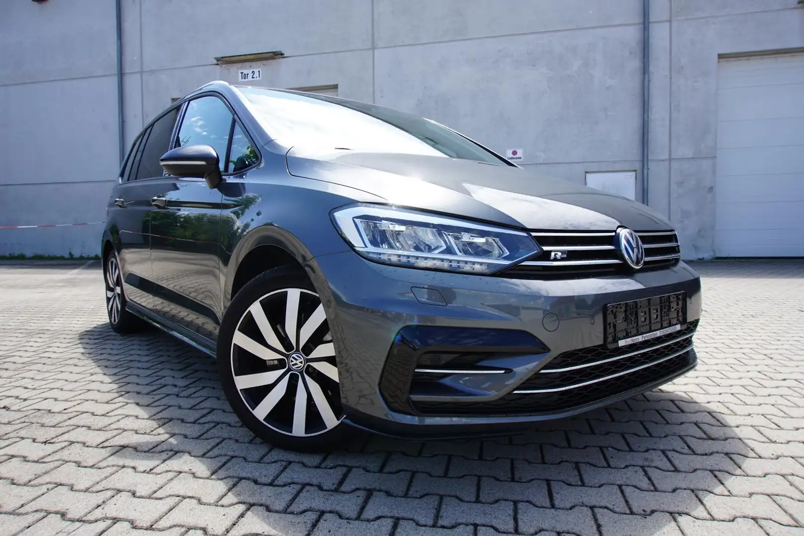 Volkswagen Touran 1.5TSI DSG R-line Navi Kamera ACC 7-Sitzer Grey - 1