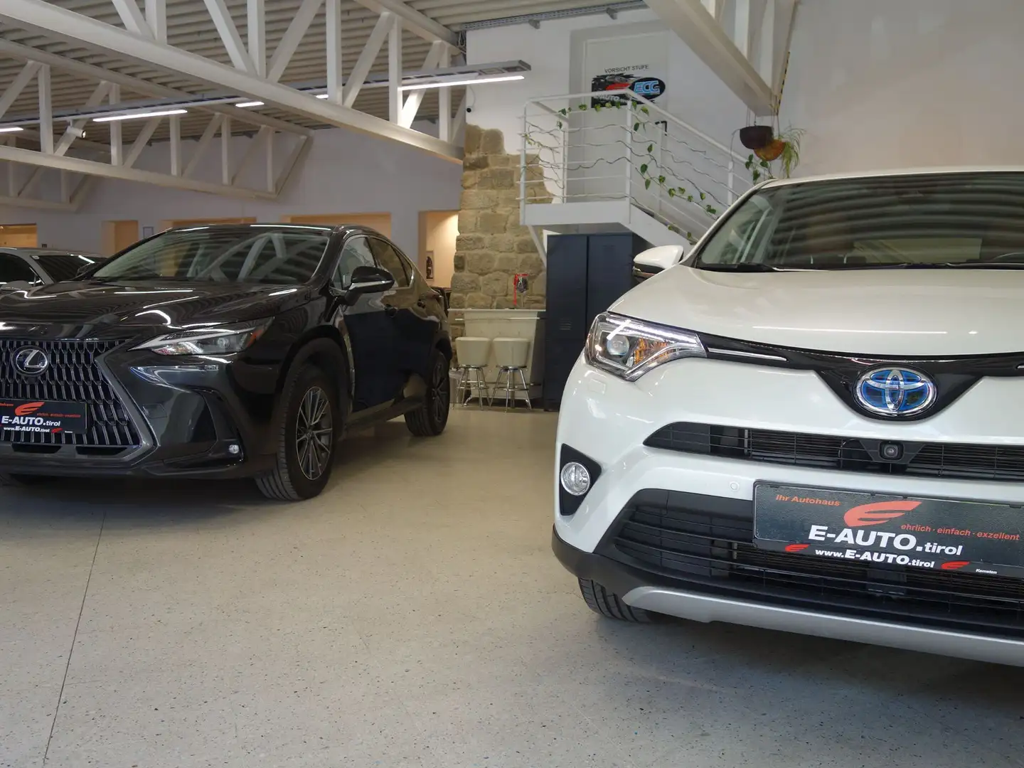 Toyota RAV 4 HYBRID 4WD Aut. Lounge *197PS SYSTEM*GARANTIE*VOLL Weiß - 2