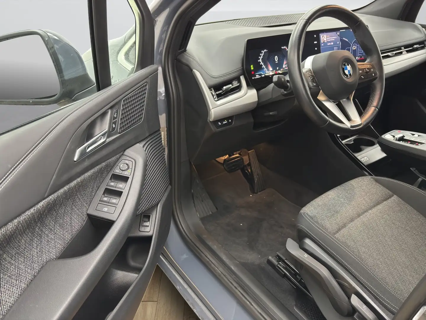 BMW 218 i Active Tourer [Navi, AHK, RFK, SHZ, LED] Gris - 2