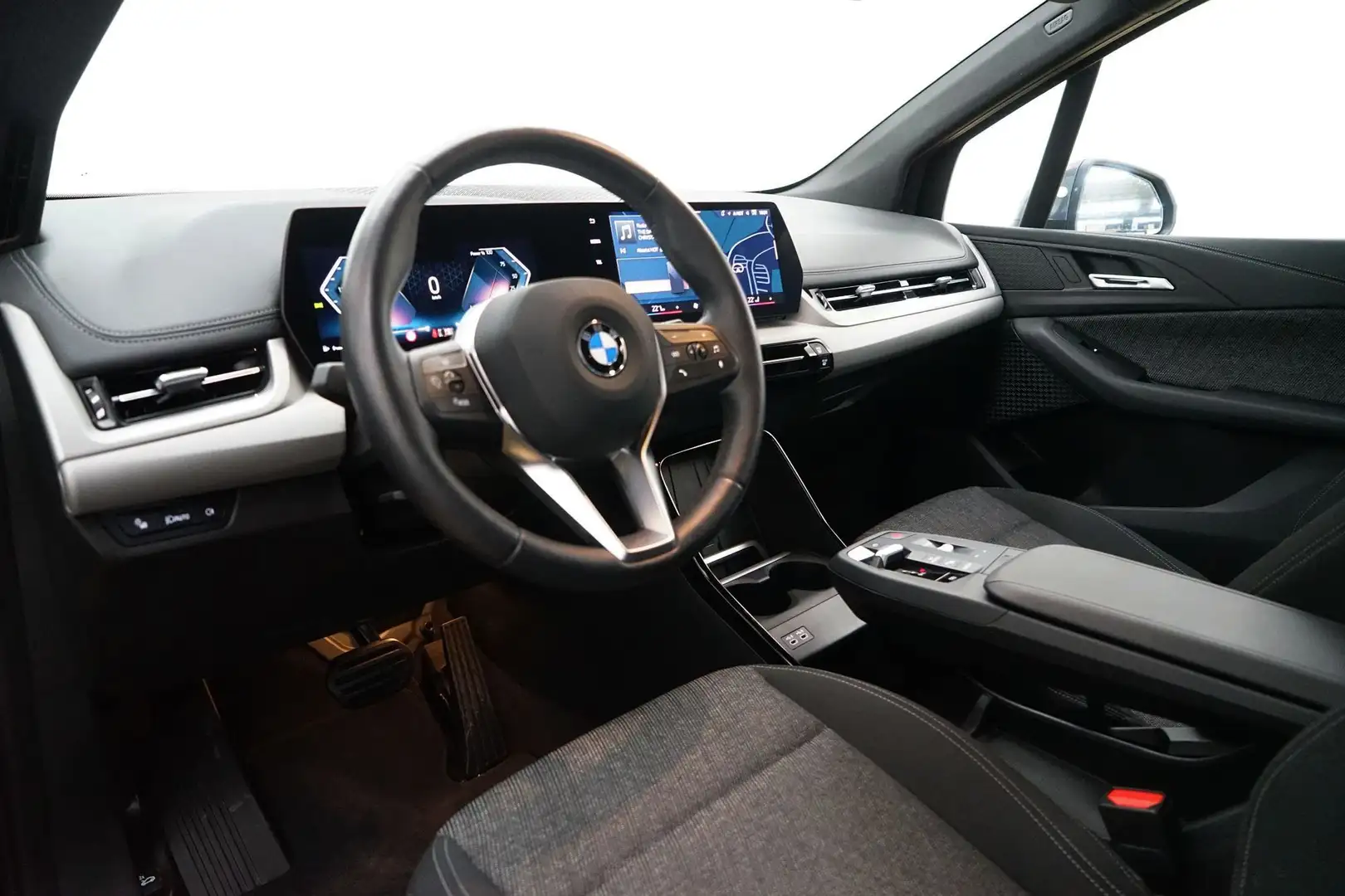 BMW 218 i Active Tourer [Navi, AHK, RFK, SHZ, LED] Gris - 2