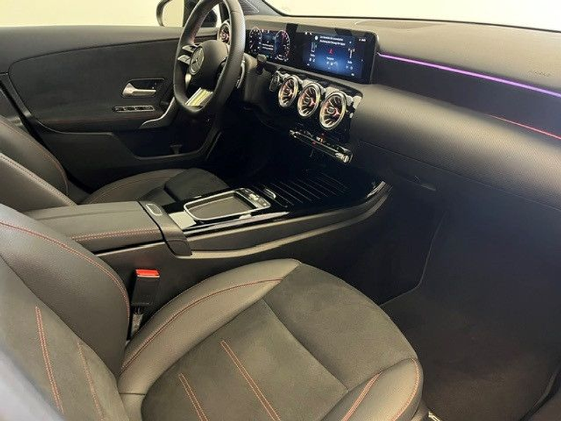 Mercedes-Benz A 250 e AMG-Line Panorama Distronic Keyless Go — photo 6