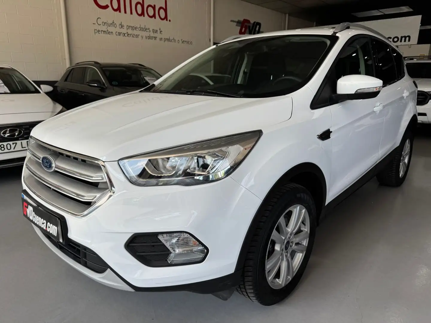 Ford Kuga 1.5TDCi Auto S&S Titanium 4x2 Aut. 120 Blanc - 2