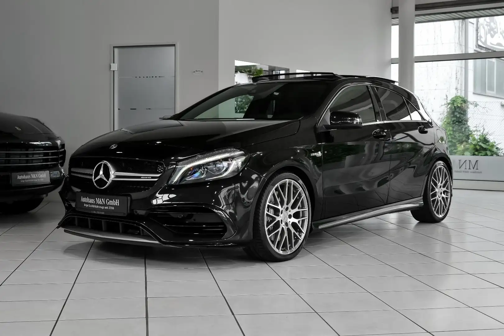 Mercedes-Benz A 45 AMG 4M *Performence Abgas* 19" Schmiede* Schwarz - 1