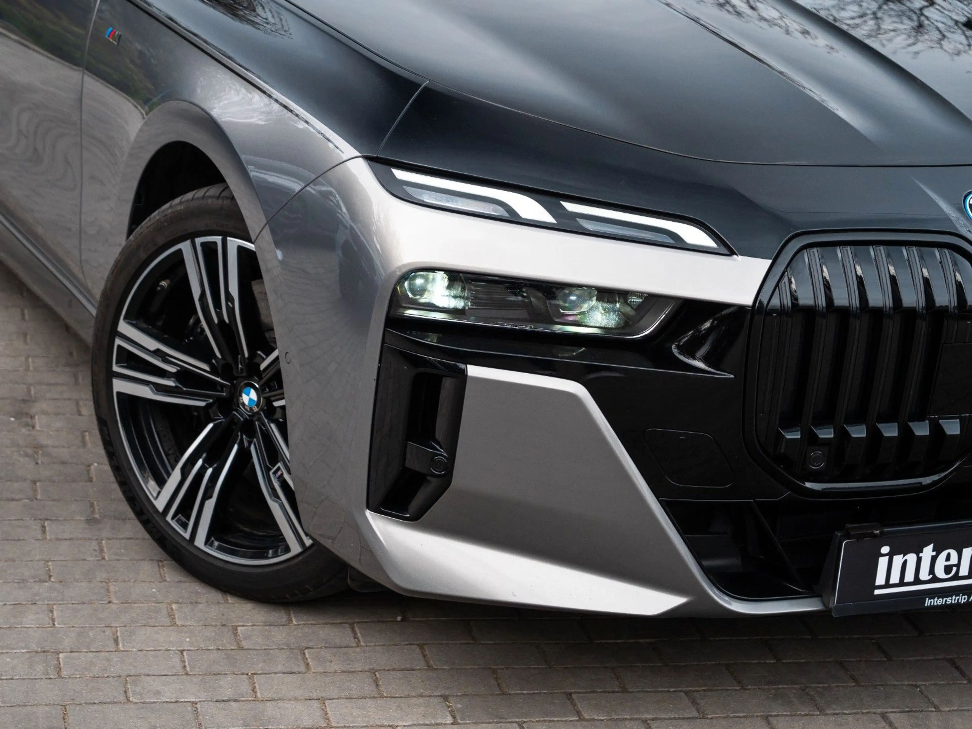 BMW i7 60 M SPORT.KRISTALL.TWO-TONE.TV.AUTOTÜR.FOND — photo 10