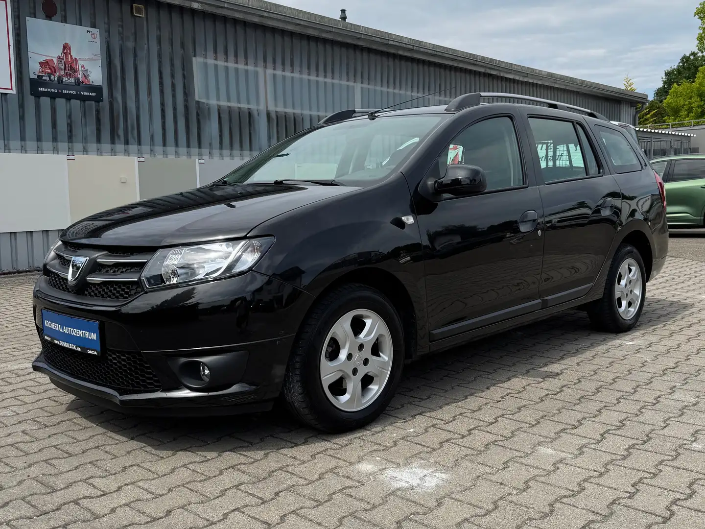 Dacia Logan MCV II Prestige inkl. 12 Monate Garantie Schwarz - 1