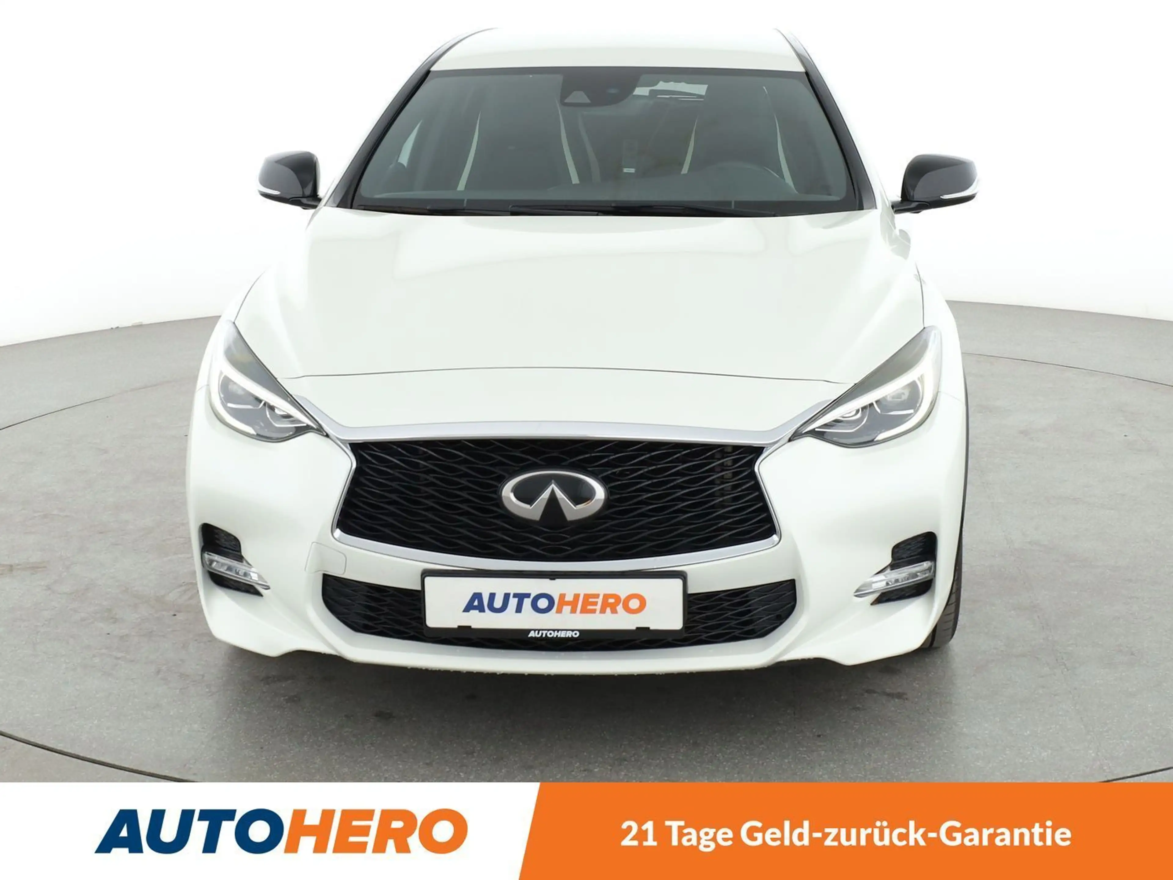 Infiniti Q30 2.0 Turbo Sport AWD Aut.*NAVI*PDC*SHZ*ALU* — photo 9