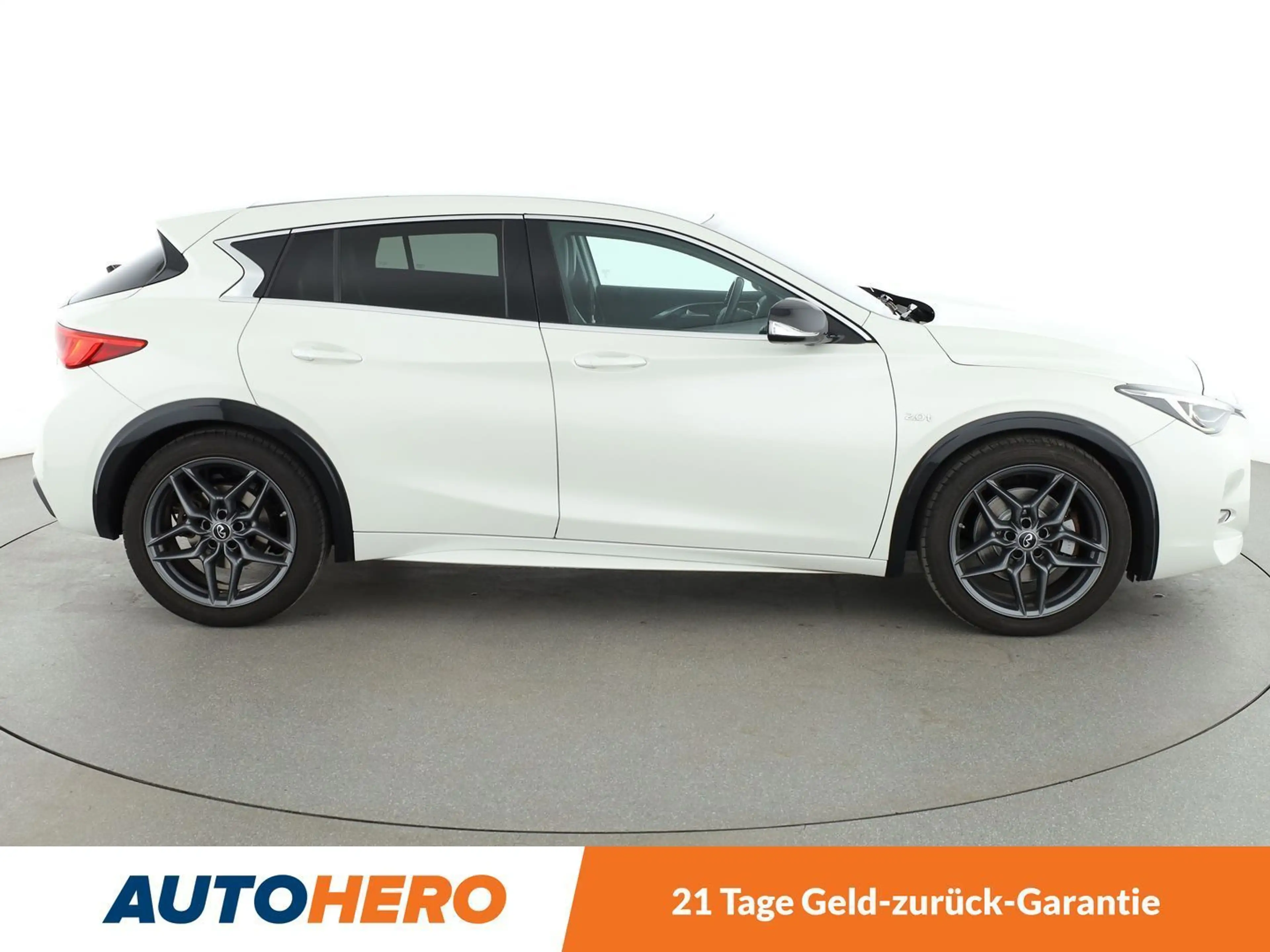 Infiniti Q30 2.0 Turbo Sport AWD Aut.*NAVI*PDC*SHZ*ALU* — photo 7