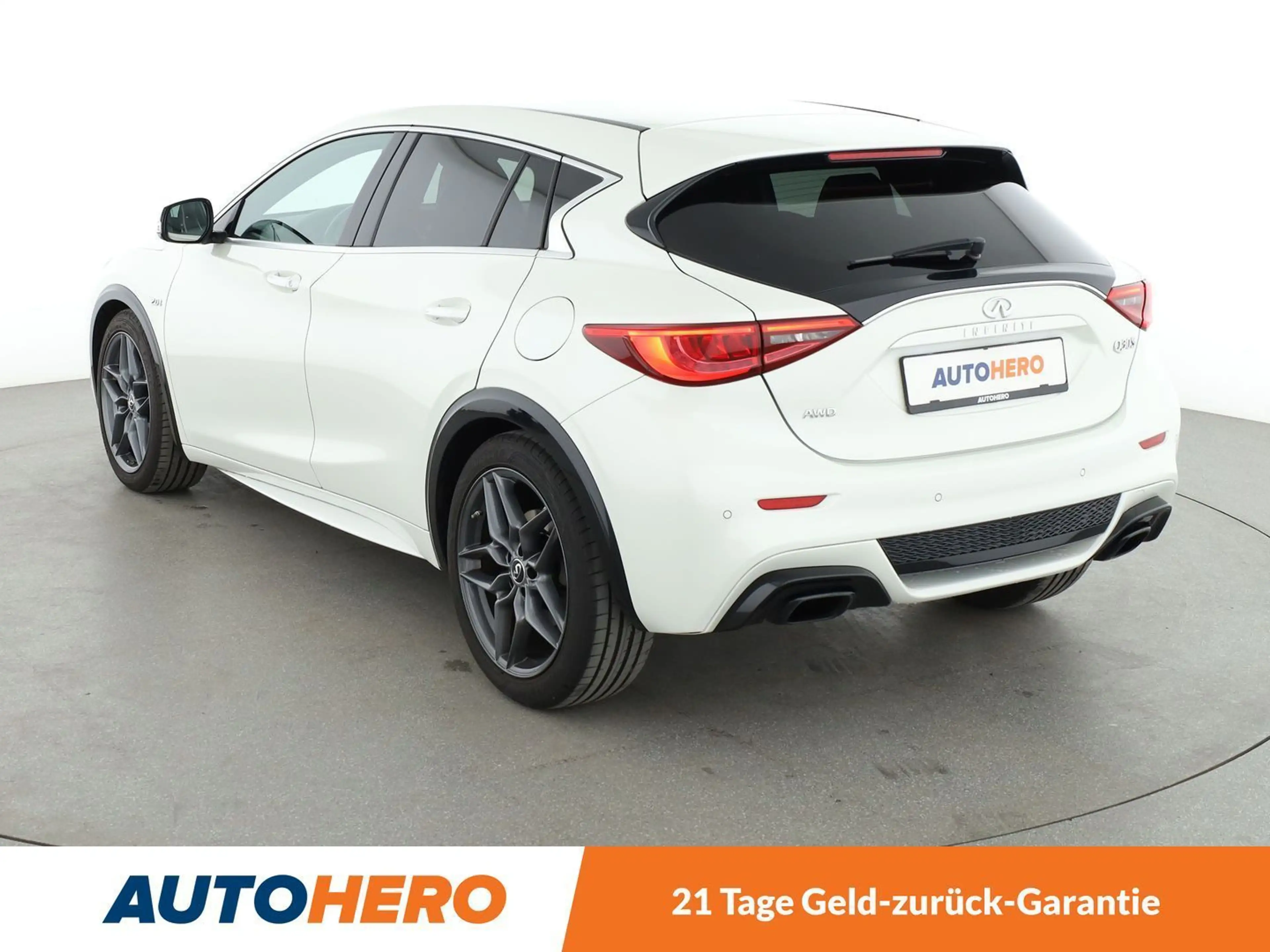 Infiniti Q30 2.0 Turbo Sport AWD Aut.*NAVI*PDC*SHZ*ALU* — photo 4