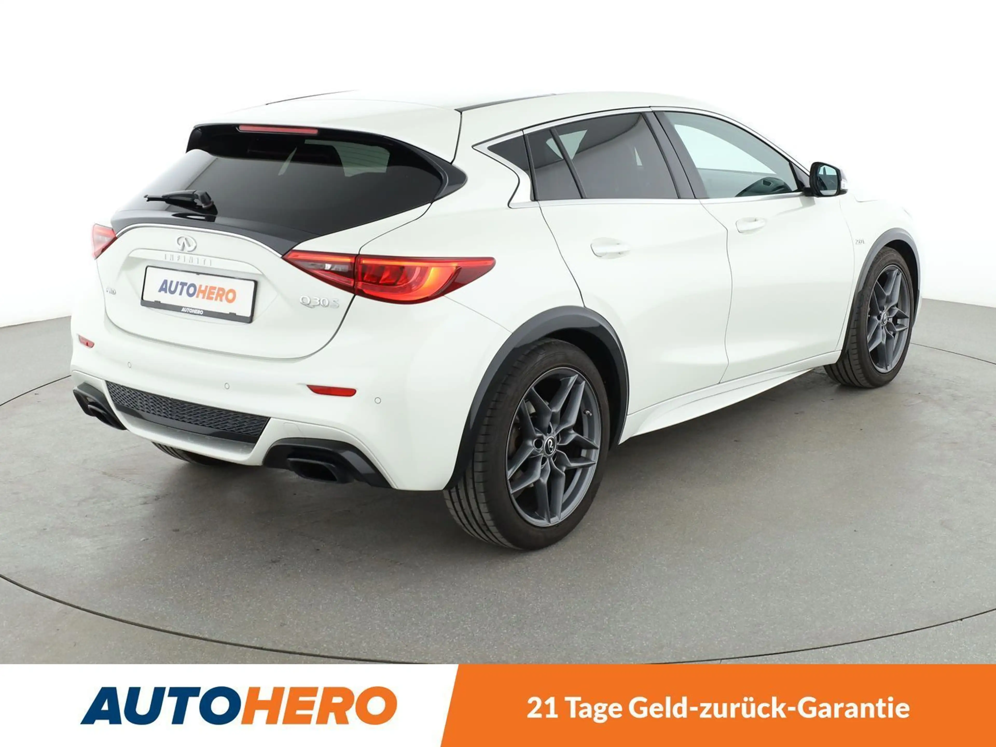 Infiniti Q30 2.0 Turbo Sport AWD Aut.*NAVI*PDC*SHZ*ALU* — photo 6