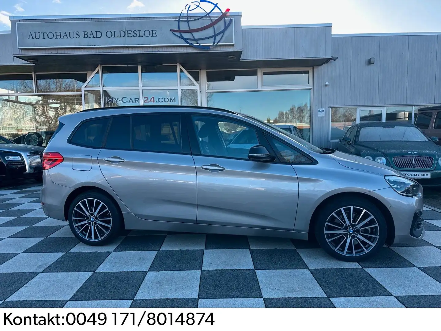 BMW 218 X-Drive Sport Line AHK,7 Sitzer Silber - 1