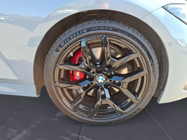 BMW 3 Series view 5