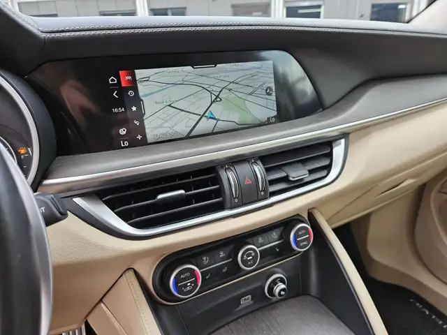 Alfa Romeo Stelvio view 15