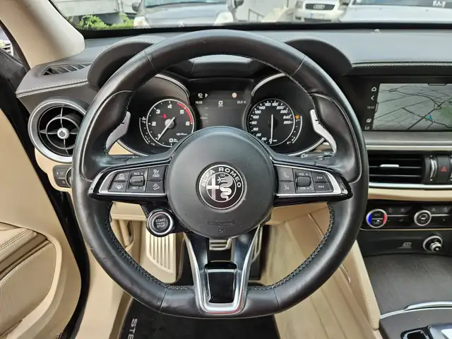 Alfa Romeo Stelvio view 14