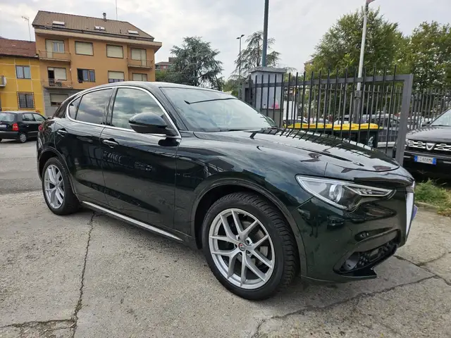 Alfa Romeo Stelvio view 3
