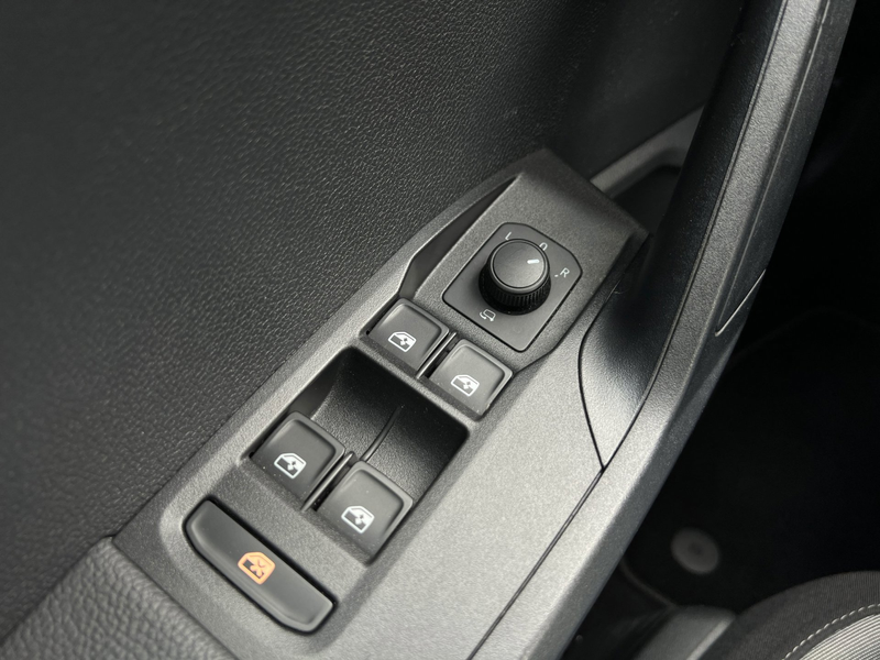 SEAT Ibiza 1.0TSI|Camera|PDC|Carplay|Cruise|DAB+|Climate|NAP — photo 29