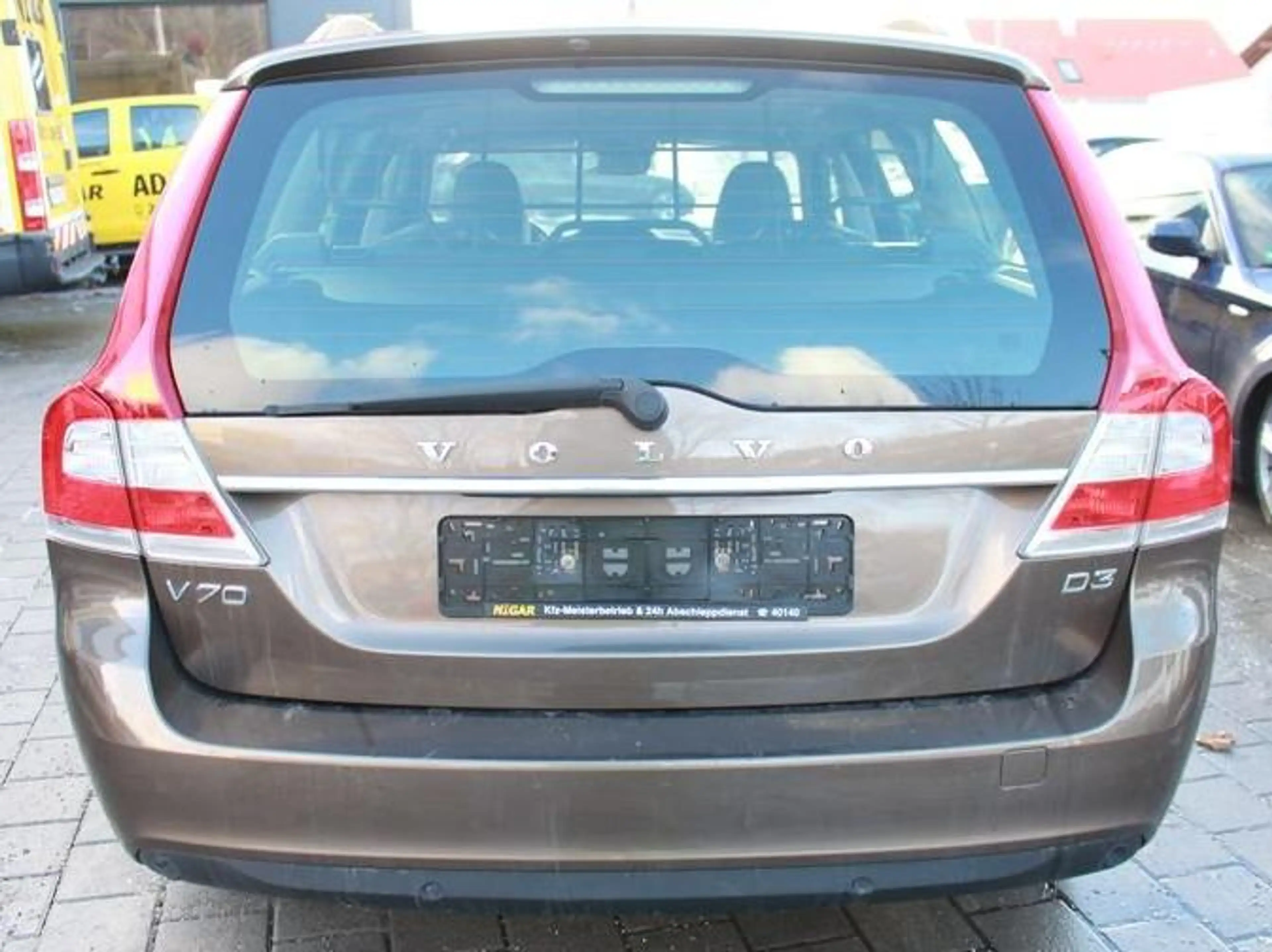 Volvo V70 V70 Diesel D3 Geartronic Momentum — photo 4