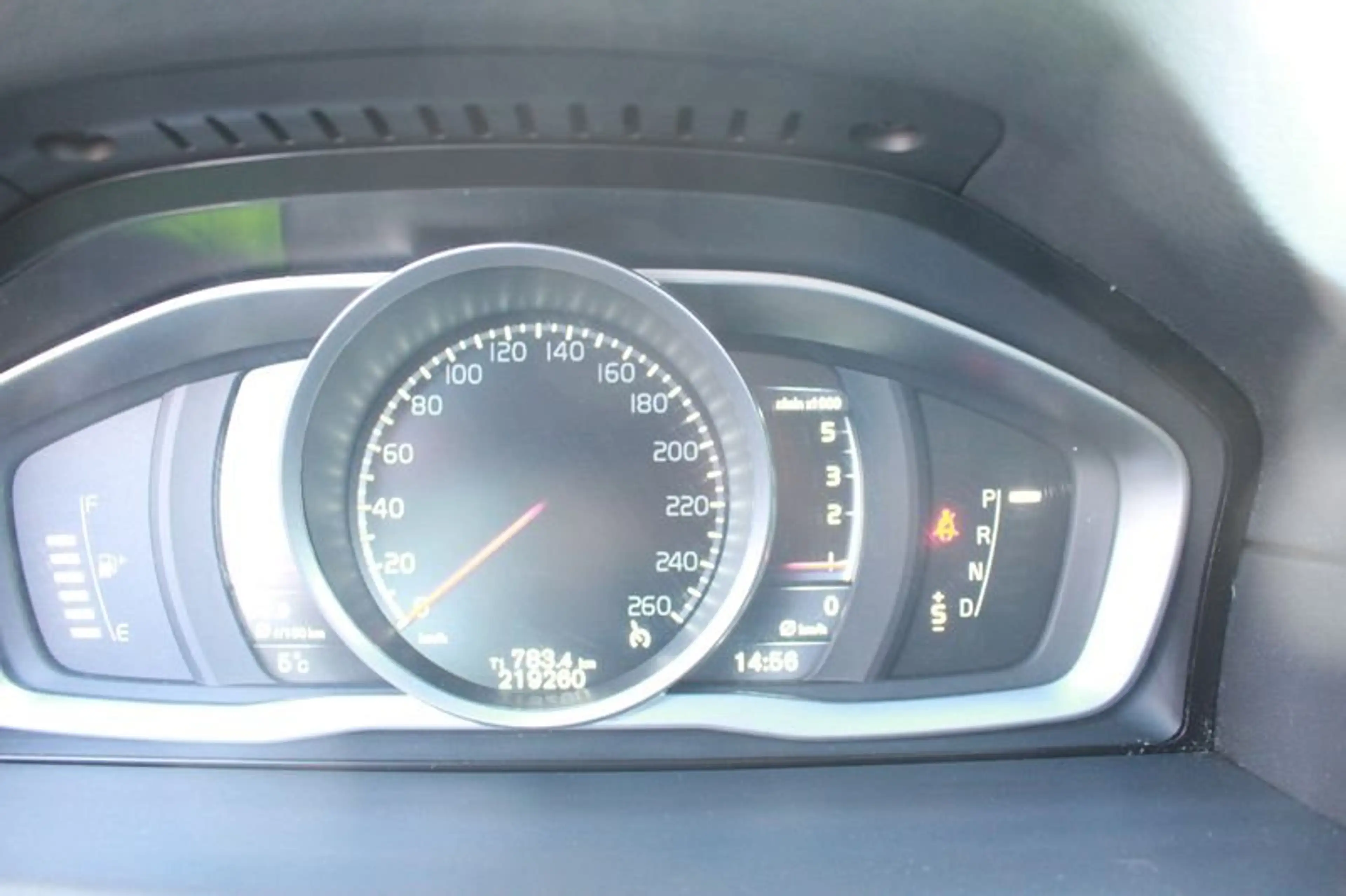 Volvo V70 V70 Diesel D3 Geartronic Momentum — photo 6