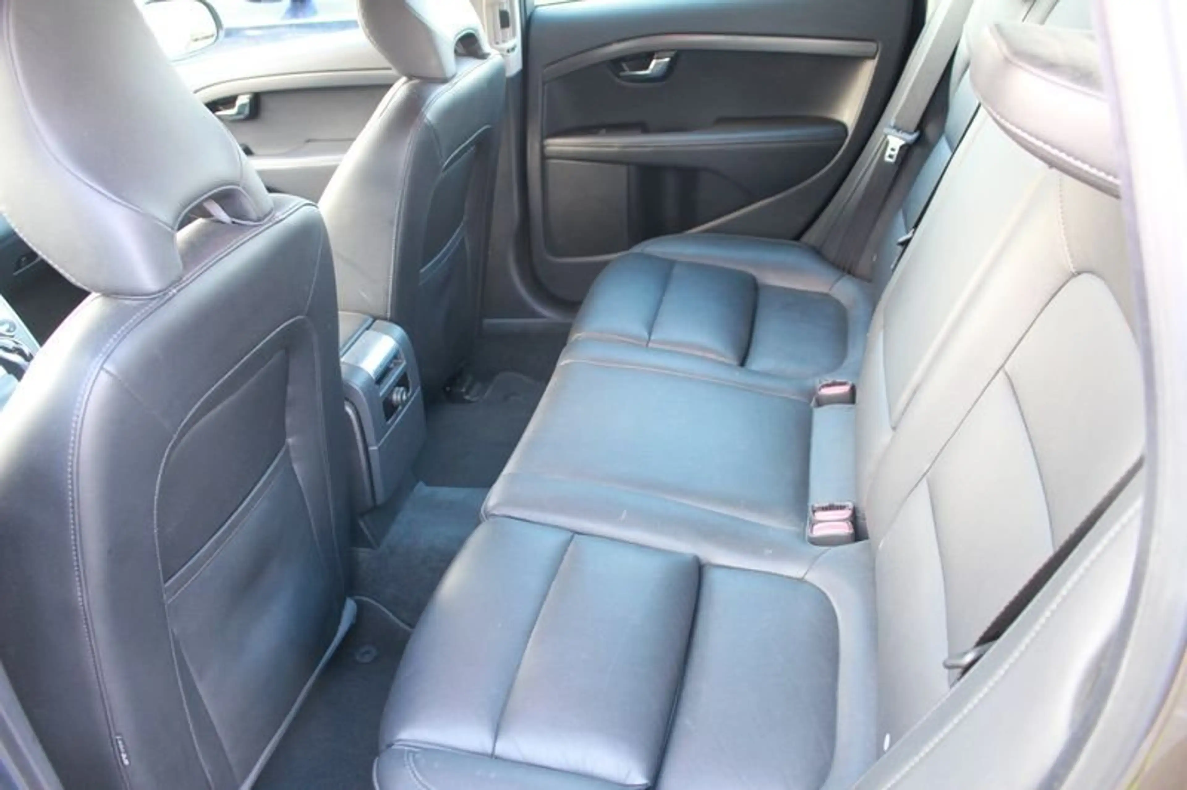 Volvo V70 V70 Diesel D3 Geartronic Momentum — photo 10
