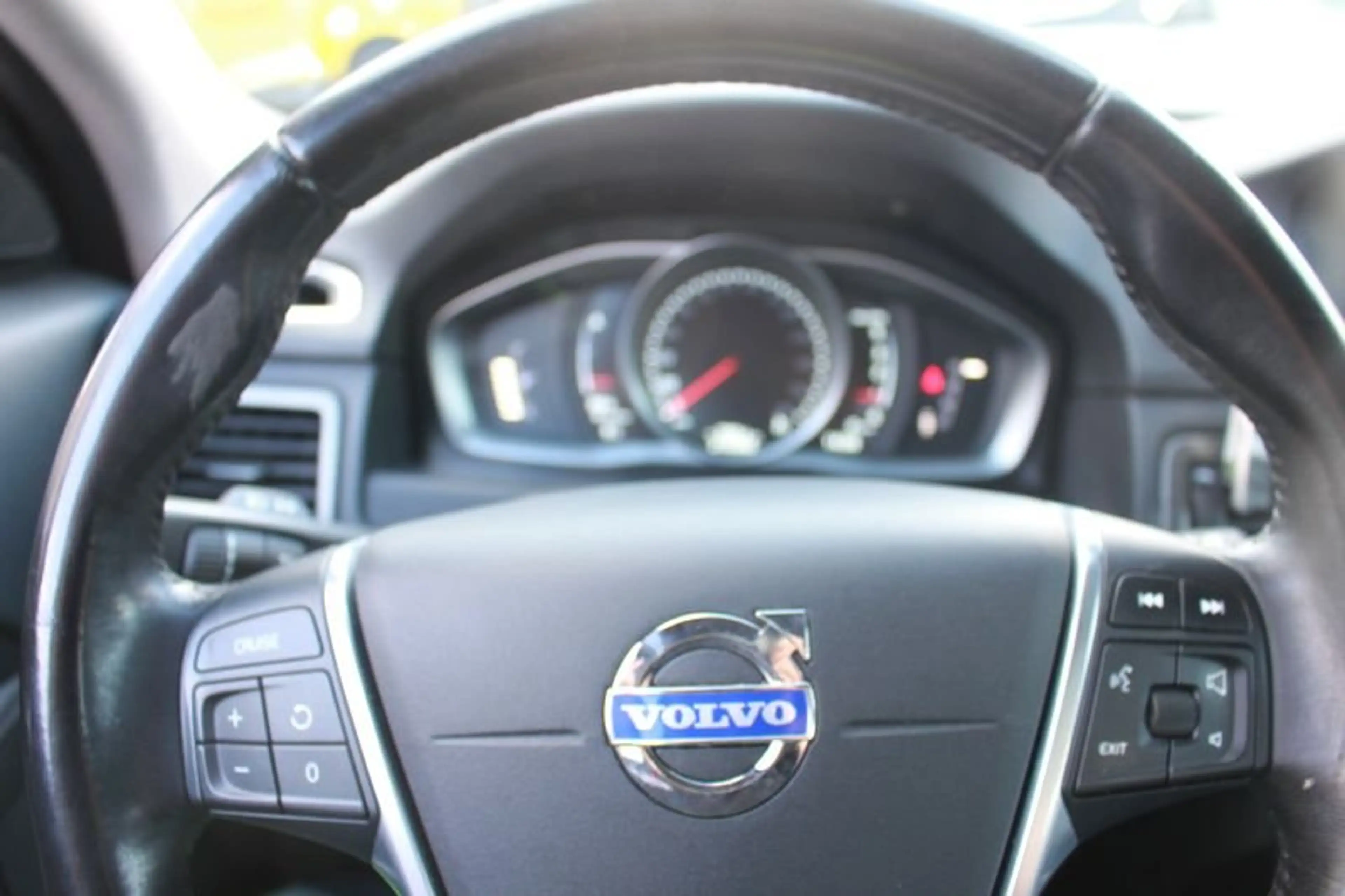 Volvo V70 V70 Diesel D3 Geartronic Momentum — photo 8