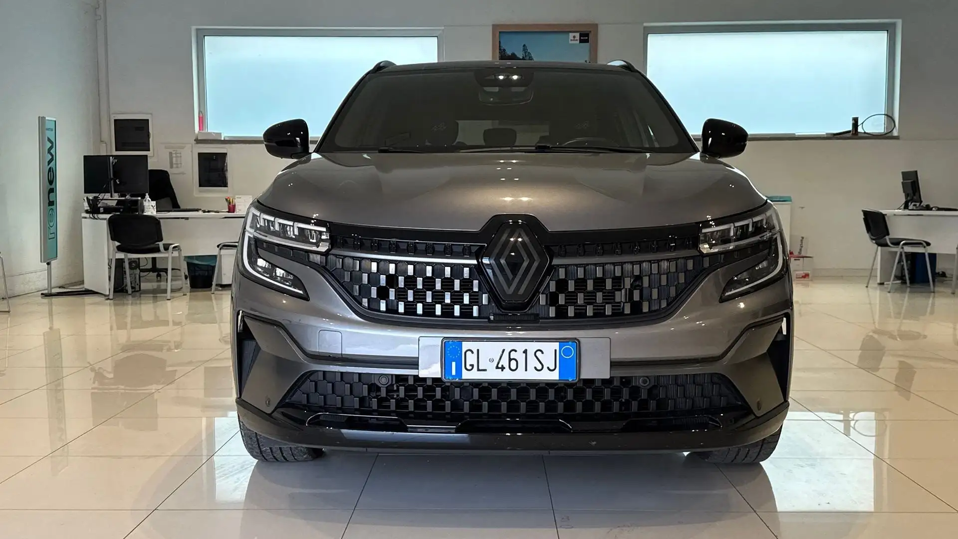 Renault Austral 1.2 E-Tech full hybrid Techno Esprit Alpine 200cv Šedá - 2