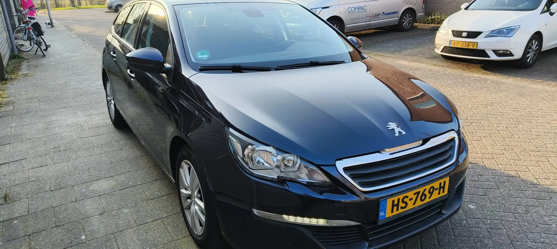 Peugeot 308 1.6 BlueHDI BL Pack Fialová - 2